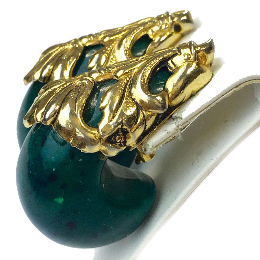 ISABEL CANOVAS Large Clip-on earrings in Gilt Metal and Malachite Green Resin 1