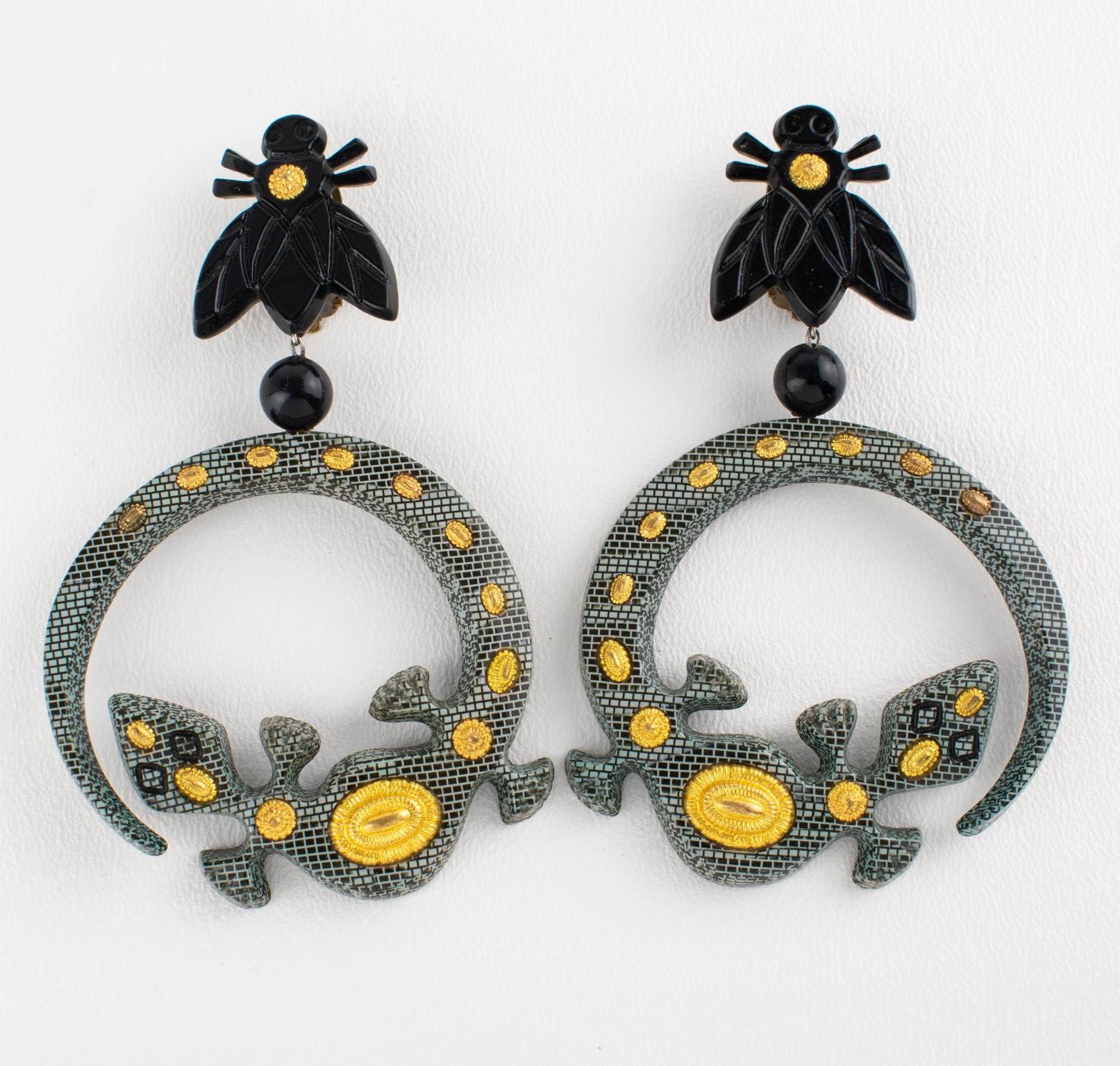 Modern Isabel Canovas Lizard and HoneyBee Resin Dangle Carved Clip-on Earrings For Sale