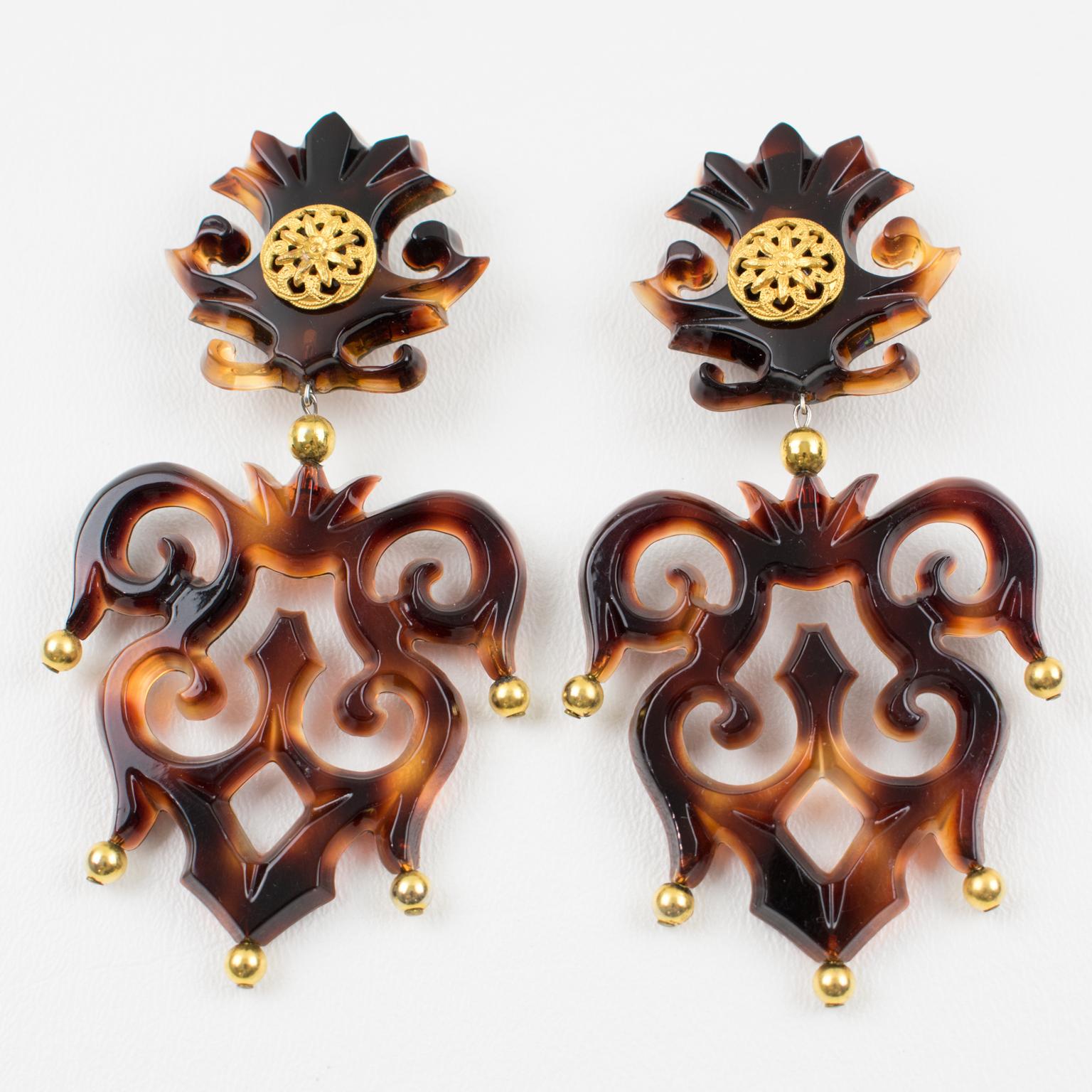 Orecchini a clip in resina acrilica Isabel Canovas Tortoise Dangle Carved in vendita 2