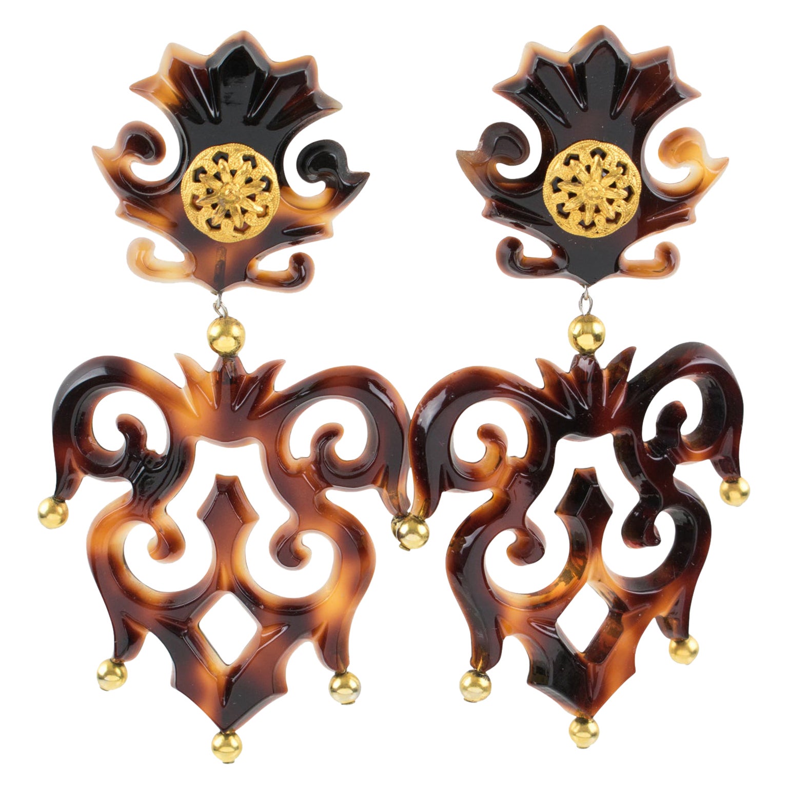 Isabel Canovas - Boucles d'oreilles clips sculptées en résine acrylique tortue
