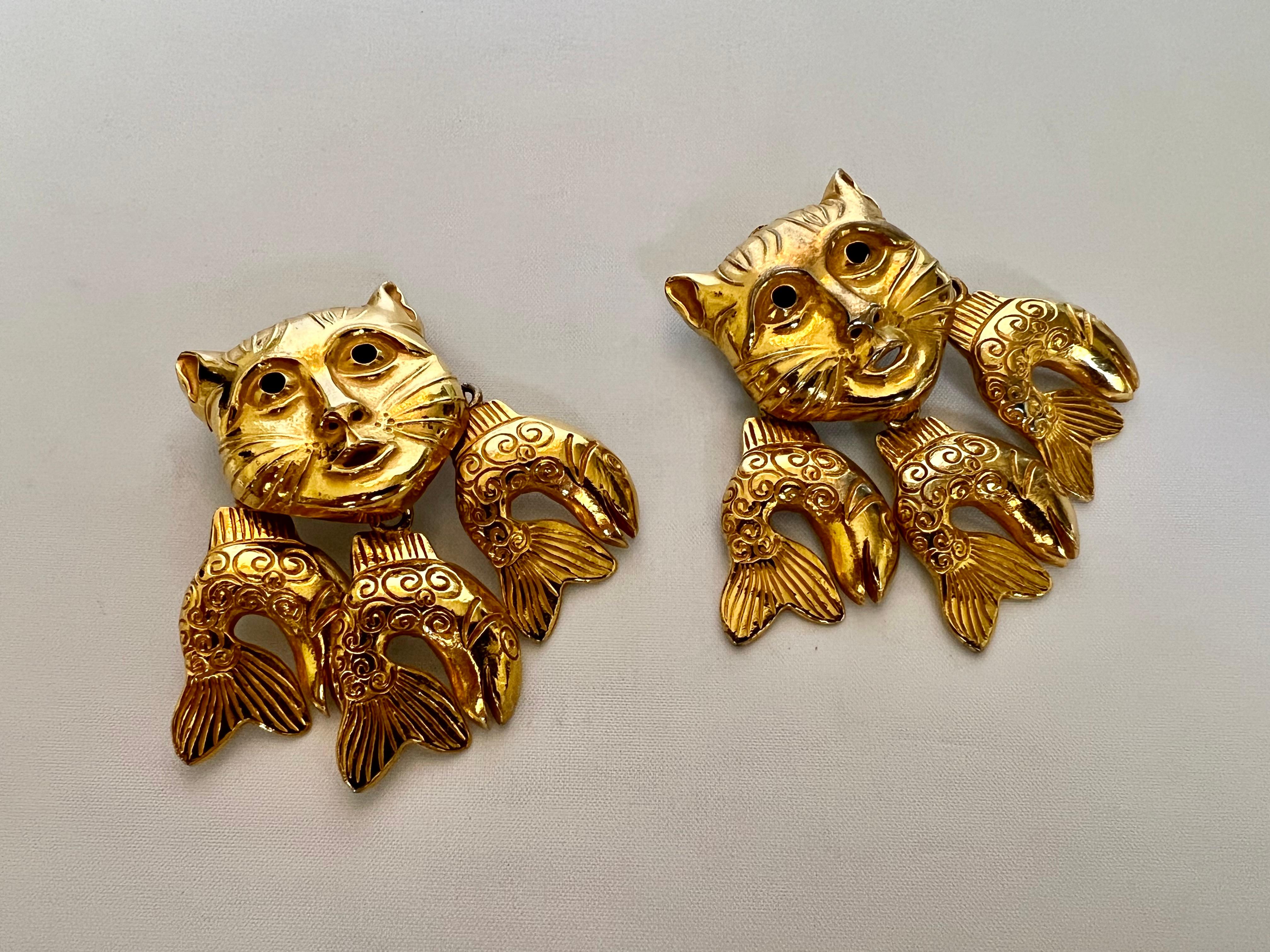 Isabel Canovas Vintage-Ohrringe mit vergoldeter Katze Damen im Angebot