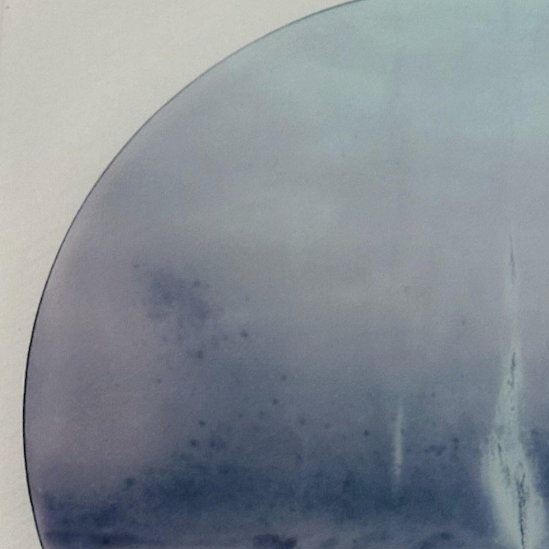 In this work we can observe a landscape that is not sunny that transmits tranquility and sadness.