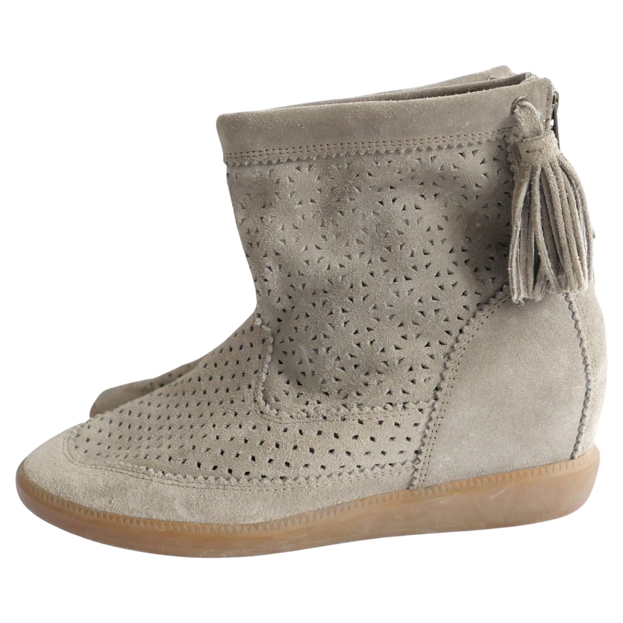 Isabel Marant Damen Beslay Taupe Wildleder Stiefelette mit Keilabsatz