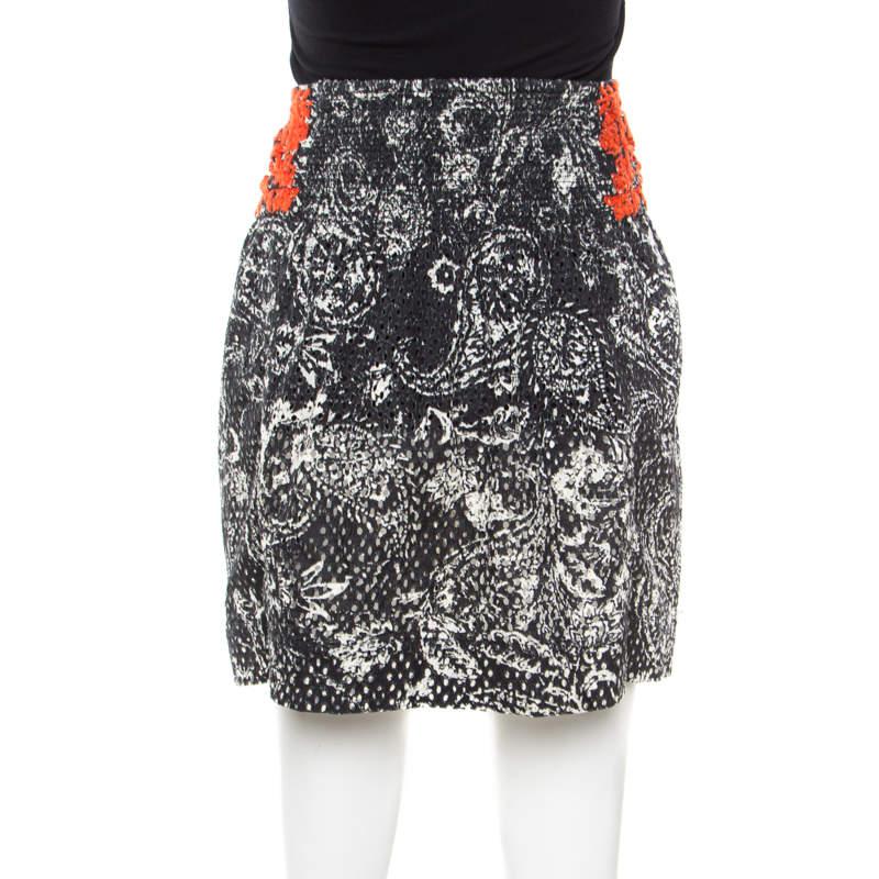 Isabel Marant Black and Red Eyelet Embroidered Cotton Tie Up Pleated Skirt In Good Condition In Dubai, Al Qouz 2