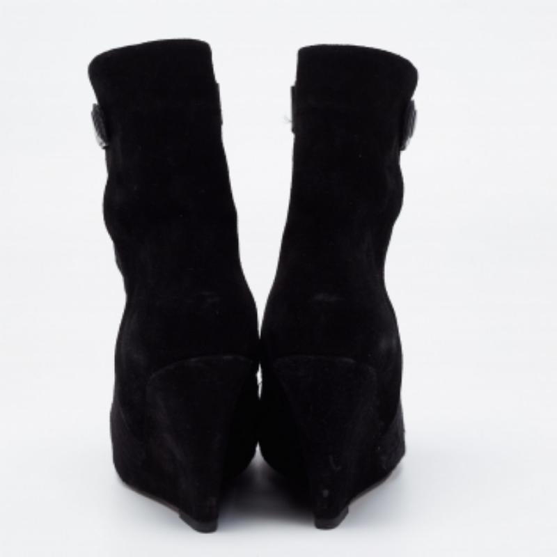 Isabel Marant Black Calf Hair and Suede Wedge Ankle Boots Size 36 For Sale 2
