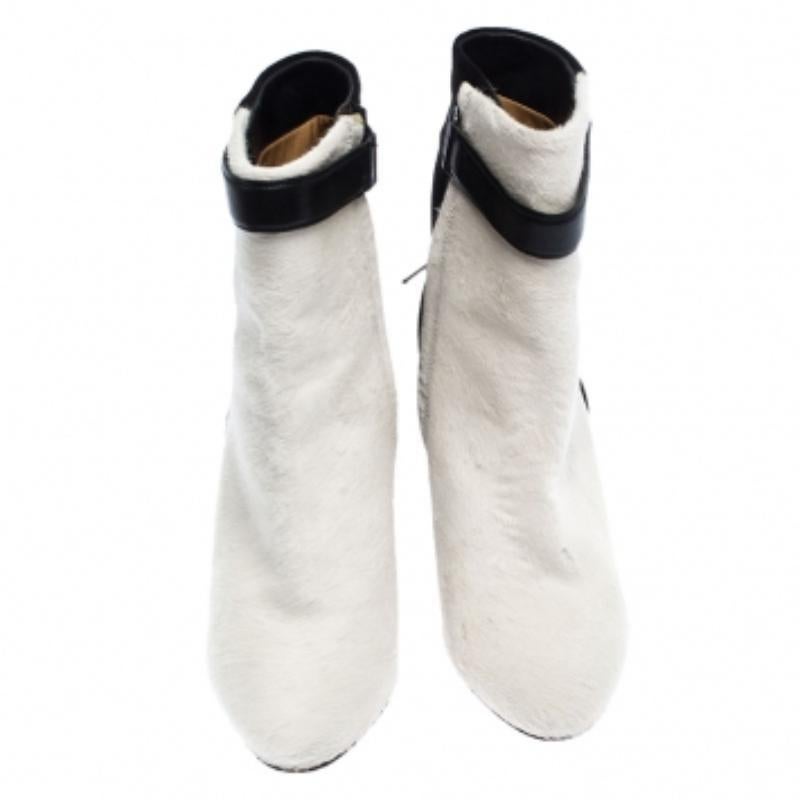Grigio Isabel Marant, capelli di pony e camoscio nero/bianco, stivaletti con zeppa misura 38 in vendita