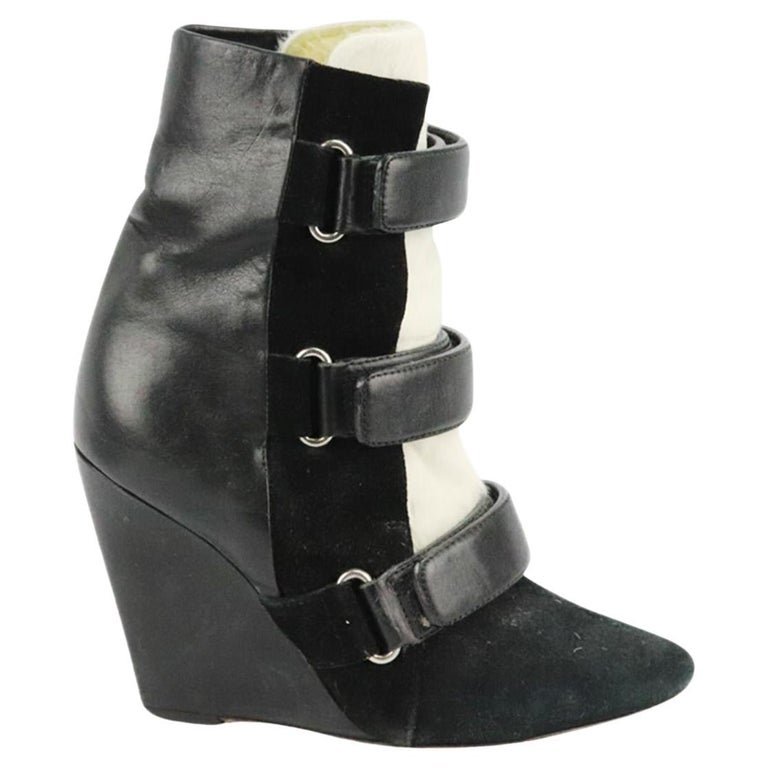 scrapbog Bløde fødder nyt år Isabel Marant Calf Hair, Suede And Leather Wedge Ankle Boots Eu 37 Uk 4 Us  7 For Sale at 1stDibs | isabel marant wedge boot