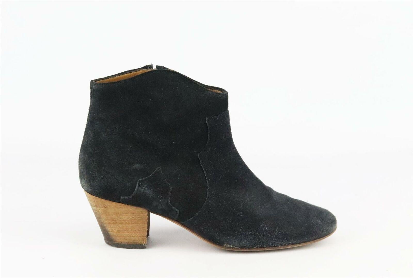 These Isabel Marant 'Dicker' have been crafted from black suede that and set on a stacked 55mm Cuban heel that provides all-day comfort, they'll go with everything from cropped jeans to bohemian dresses.
Heel measures approximately 55 mm/ 2