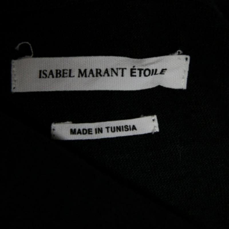 Che tu voglia uscire con gli amici o semplicemente rilassarti, questa t-shirt è un capo versatile che può essere abbinato in molti modi. È stato realizzato con un tessuto pregiato.