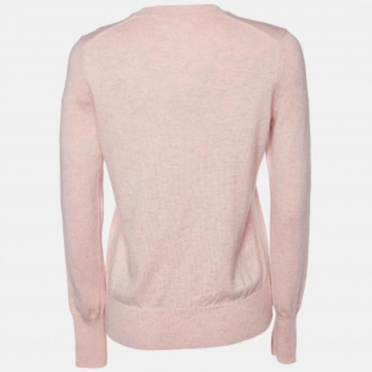 Une sortie hivernale sans pull est pratiquement impossible. Heureusement, un pull élégant comme celui-ci enrichira toujours votre tenue sans effort. Conçu avec des tissus de qualité, ce pull est à la fois confortable et élégant.