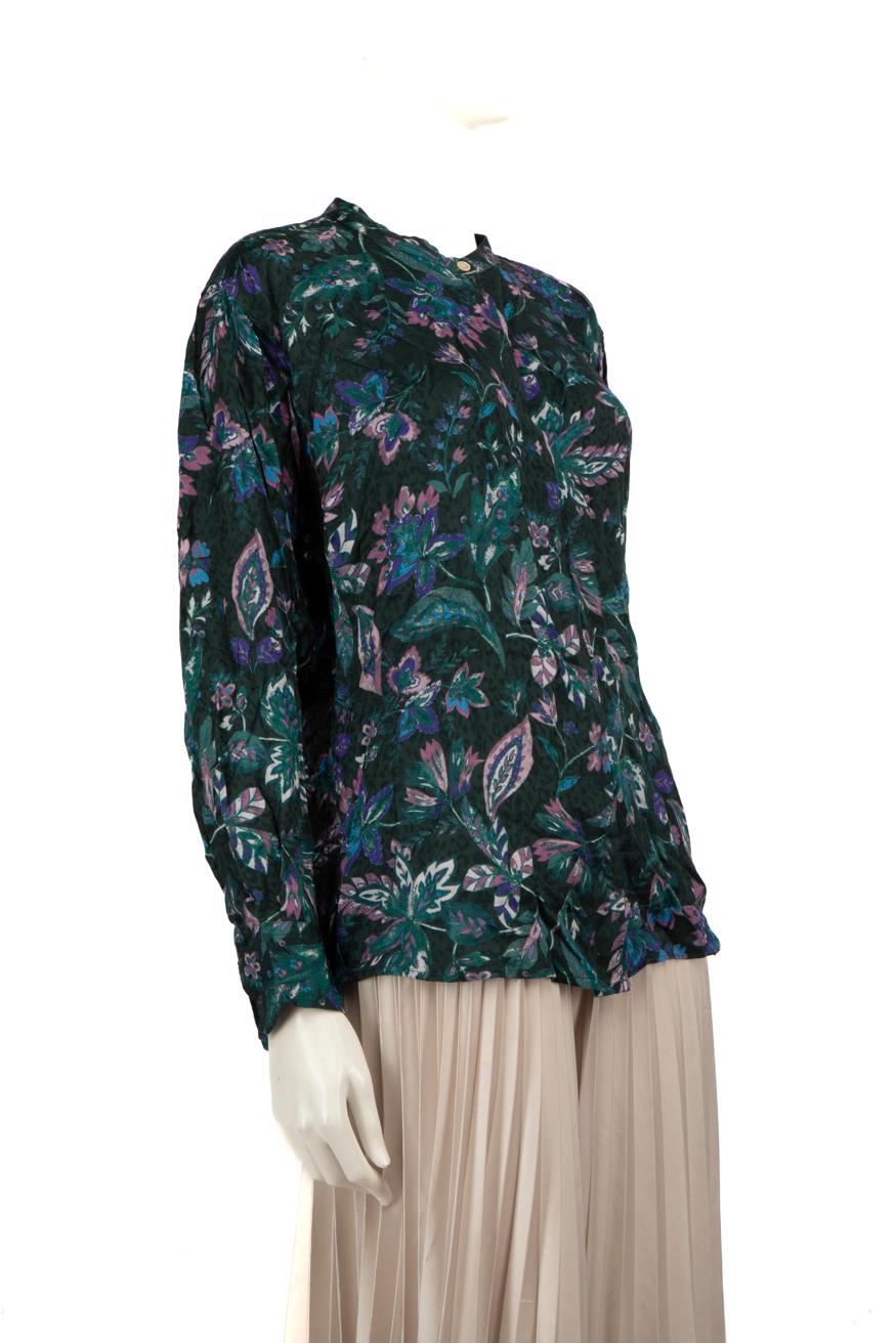 CONDITION is Very good. Minimal wear to the top is evident. Pulls to the weave on the front left and on the front neckline on the right of this used Isabel Marant designer resale item.
 
 
 
 Details
 
 
 Green
 
 Viscose
 
 Shirt
 
 Floral print
 
