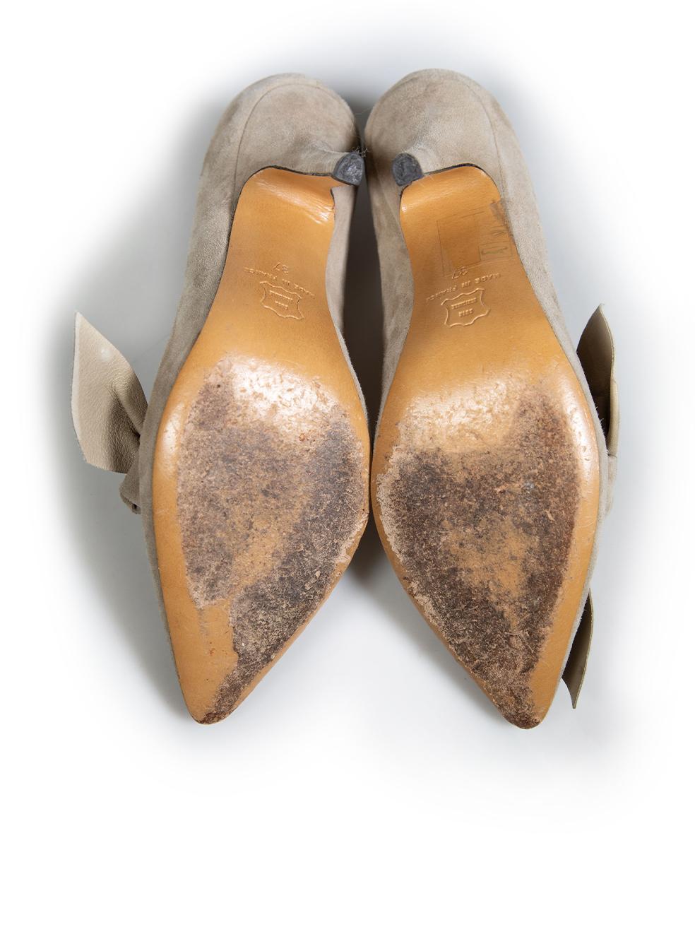 Isabel Marant Grey Suede Bow Accent Pumps Size IT 37 In Excellent Condition For Sale In London, GB
