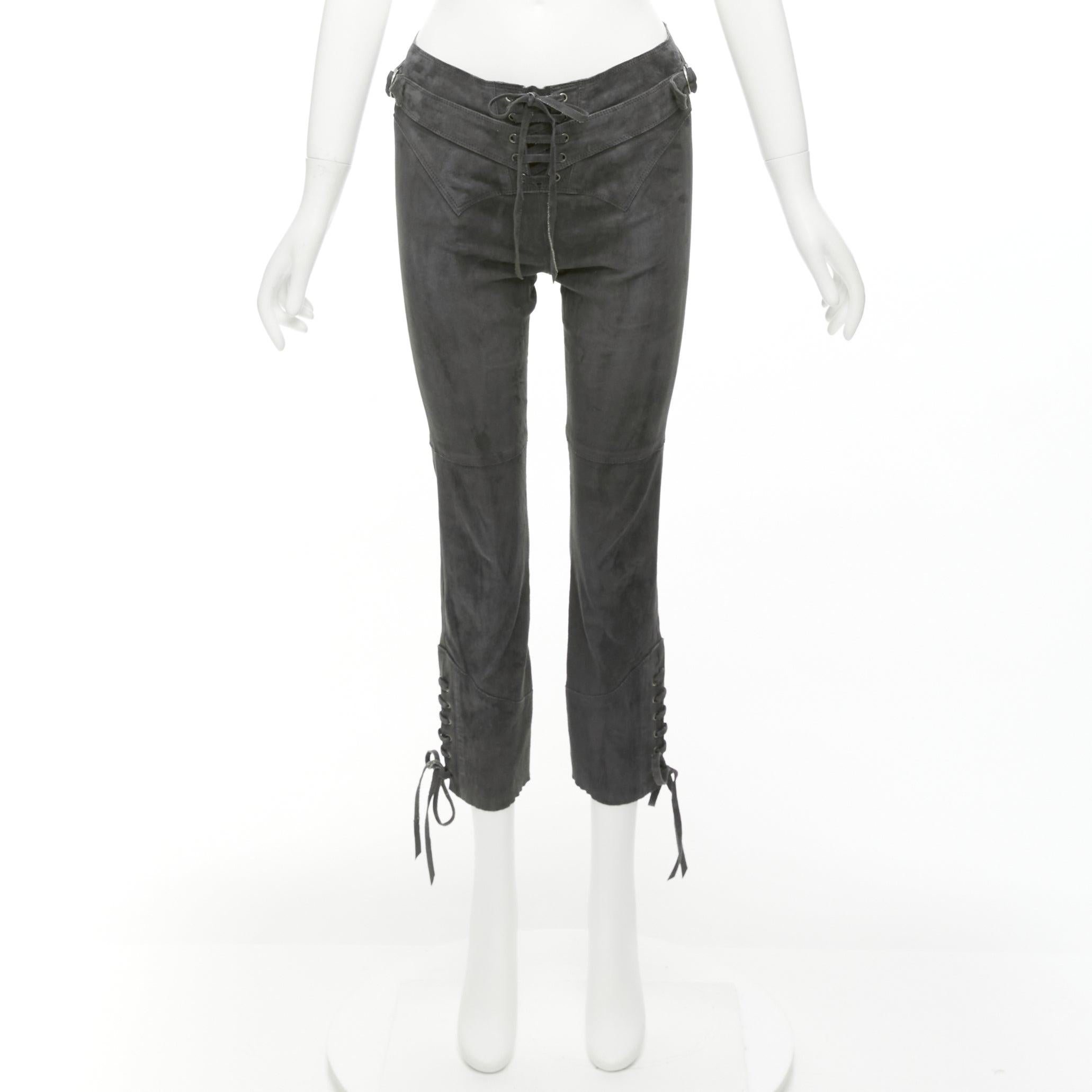 ISABEL MARANT Pantalon court en daim gris à boucles latérales et à lacets en vente 4