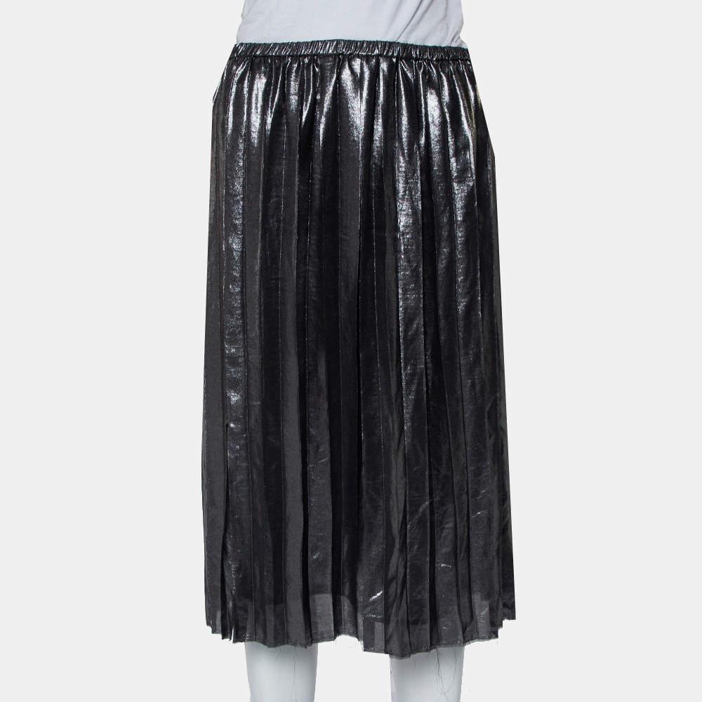 Sporting a very glamorous design, this elegant Isabel Marant skirt is a must-have. This lovely grey skirt, detailed with subtle pleats, is perfect for evening outings and parties.

Includes: Brand Tag

