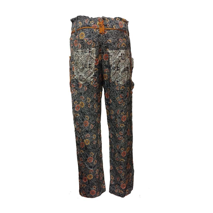 100% Silk Floral pattern Multicolored 4 Pockets Total length cm 100 (39,3 inches) Waist cm 37 (14,5 inches)