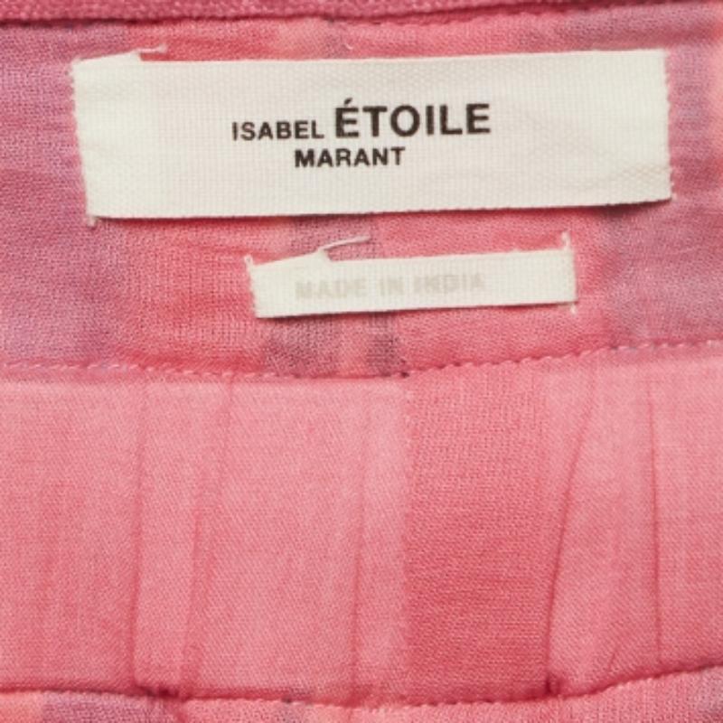 Entspannte Tage verlangen nach einem Paar Shorts wie dieser. Die aus hochwertigem Stoff genähten Designershorts sind mit klassischen Details und vier Taschen ausgestattet. Tragen Sie sie zu T-Shirts.