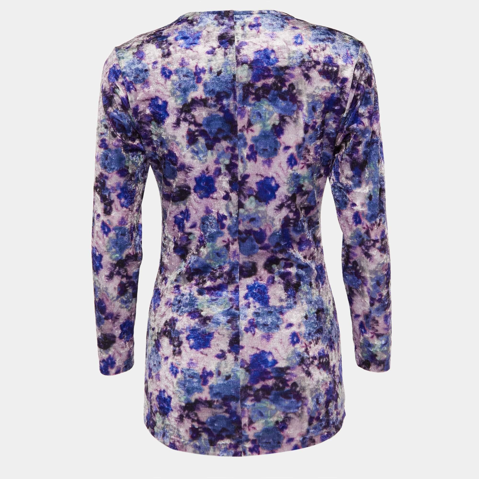 Find great style and comfort while wearing this designer top. Tailored using the best fabrics, the creation has been given immense detail. Style it with a pair of jeans and flats.

Includes: Brand Tag