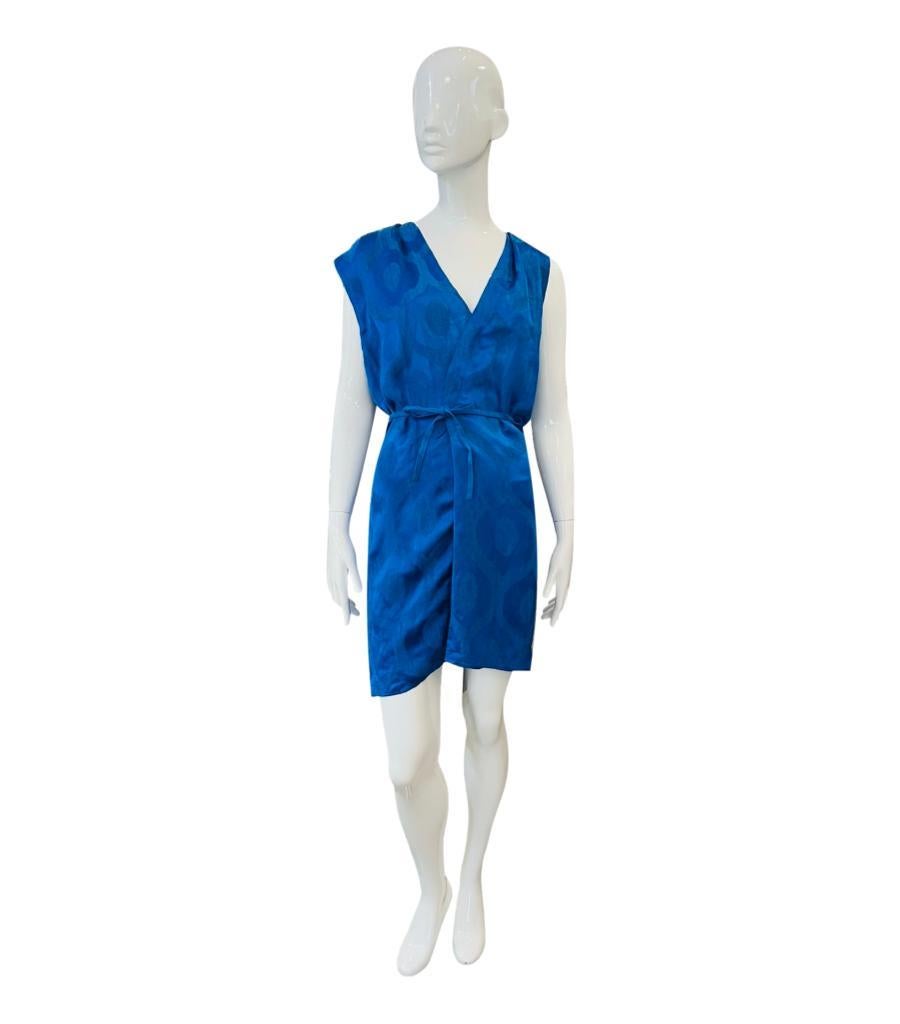 Isabel Marant Satin-Jacquard Dress
Blue 'Sudley' dress designed with wrap-effect V-Neck and self-tie waist.
Featuring loose-fit silhouette and above-the knee length. Rrp £390
Size – 36FR
Condition – Brand New - With Labels
Composition – 47% Viscose,