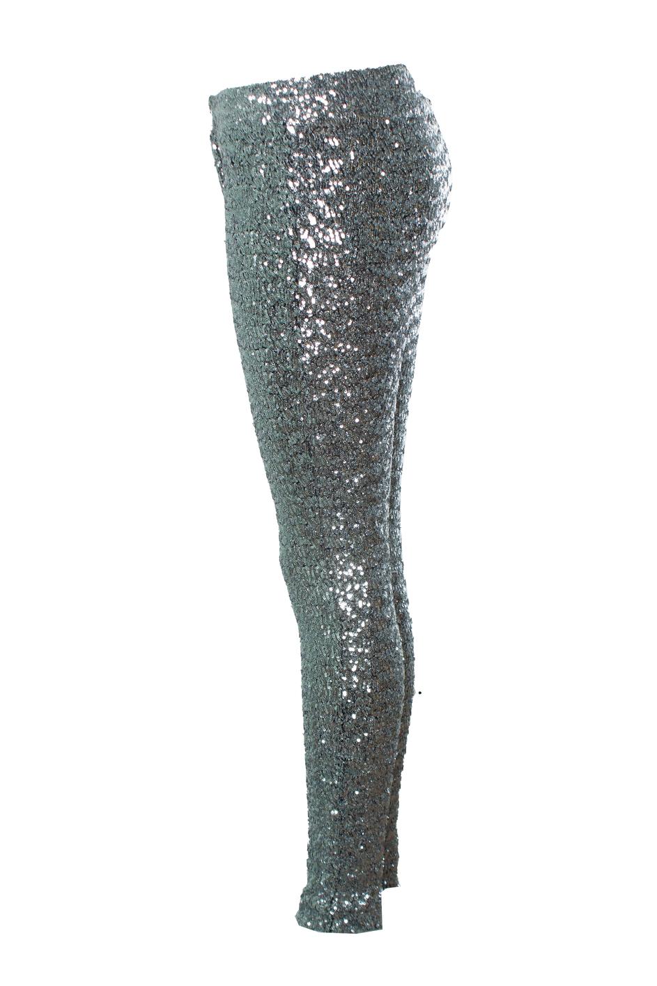 Isabel Marant, Pantalone con paillettes in argento. L'articolo è in ottime condizioni. 

CONDIZIONE: ottime condizioni

TAGLIA: FR38 - S

MISURE: lunghezza 101 cm, larghezza 36 cm, lunghezza interno gamba 74 cm, larghezza caviglia 11 cm.

MATERIALE: