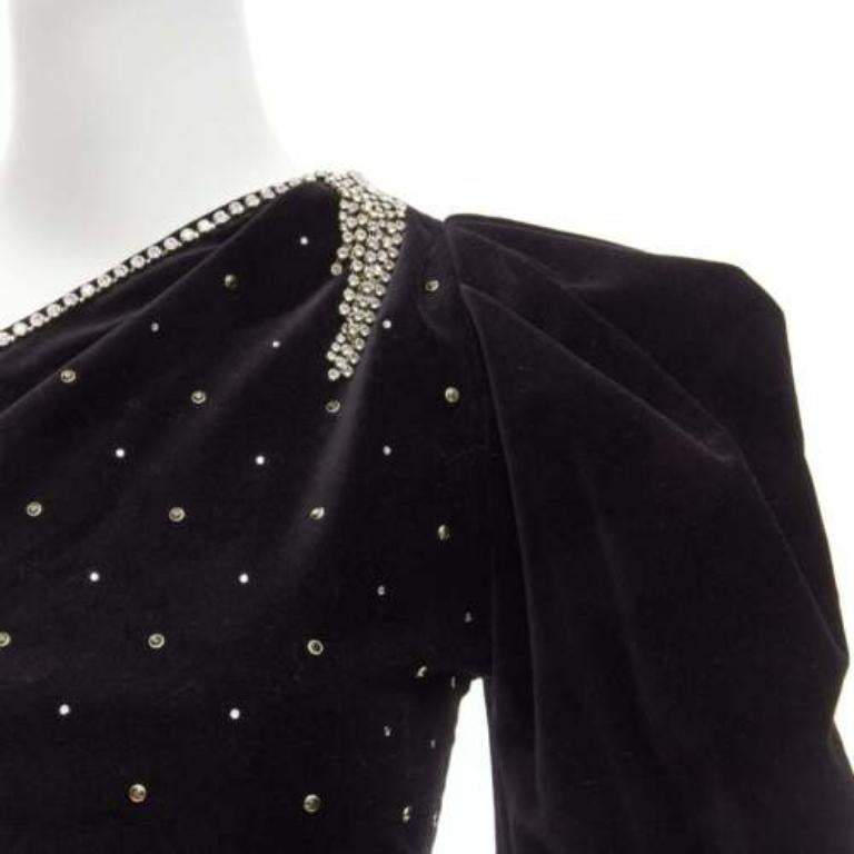 ISABEL MARANT silver crystal embellished studded beads black velvet top FR36 S
Reference: BSHW/A00034
Brand: Isabel Marant
Material: Cotton, Blend
Color: Black, Silver
Pattern: Solid
Closure: Zip
Lining: Black Fabric
Extra Details: Side zip.
Made