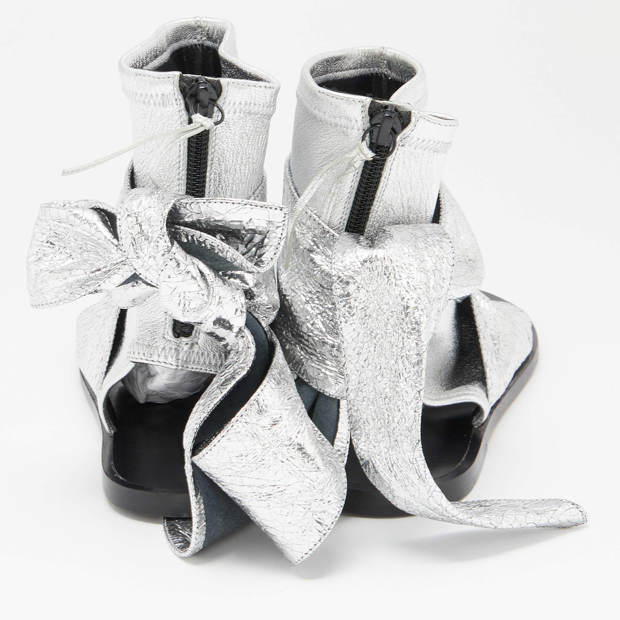 Isabel Marant  Silver Leather Mosley Gladiator Flat Sandals Size 39 For Sale 1