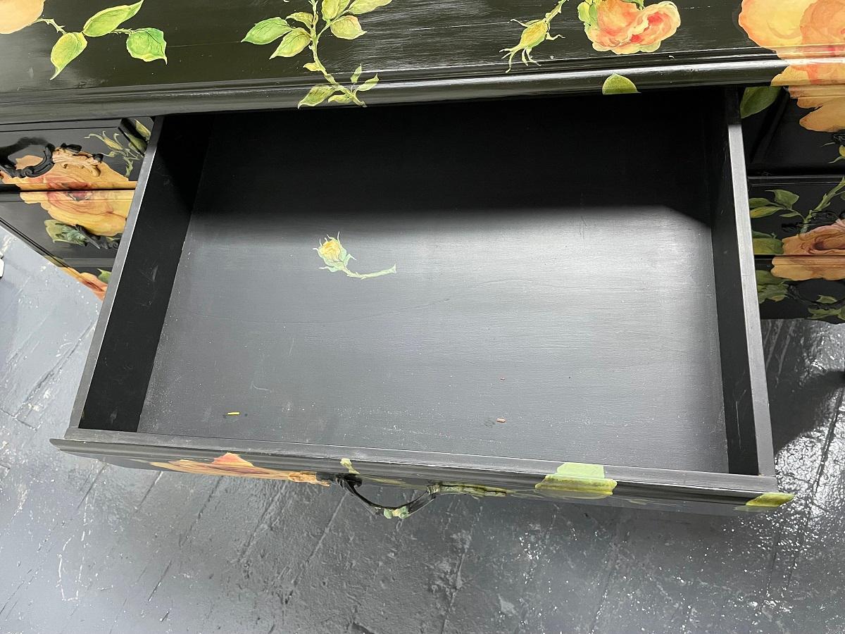 Bureau en forme de trou de genou peint à la main Isabel O'Neil en vente 1