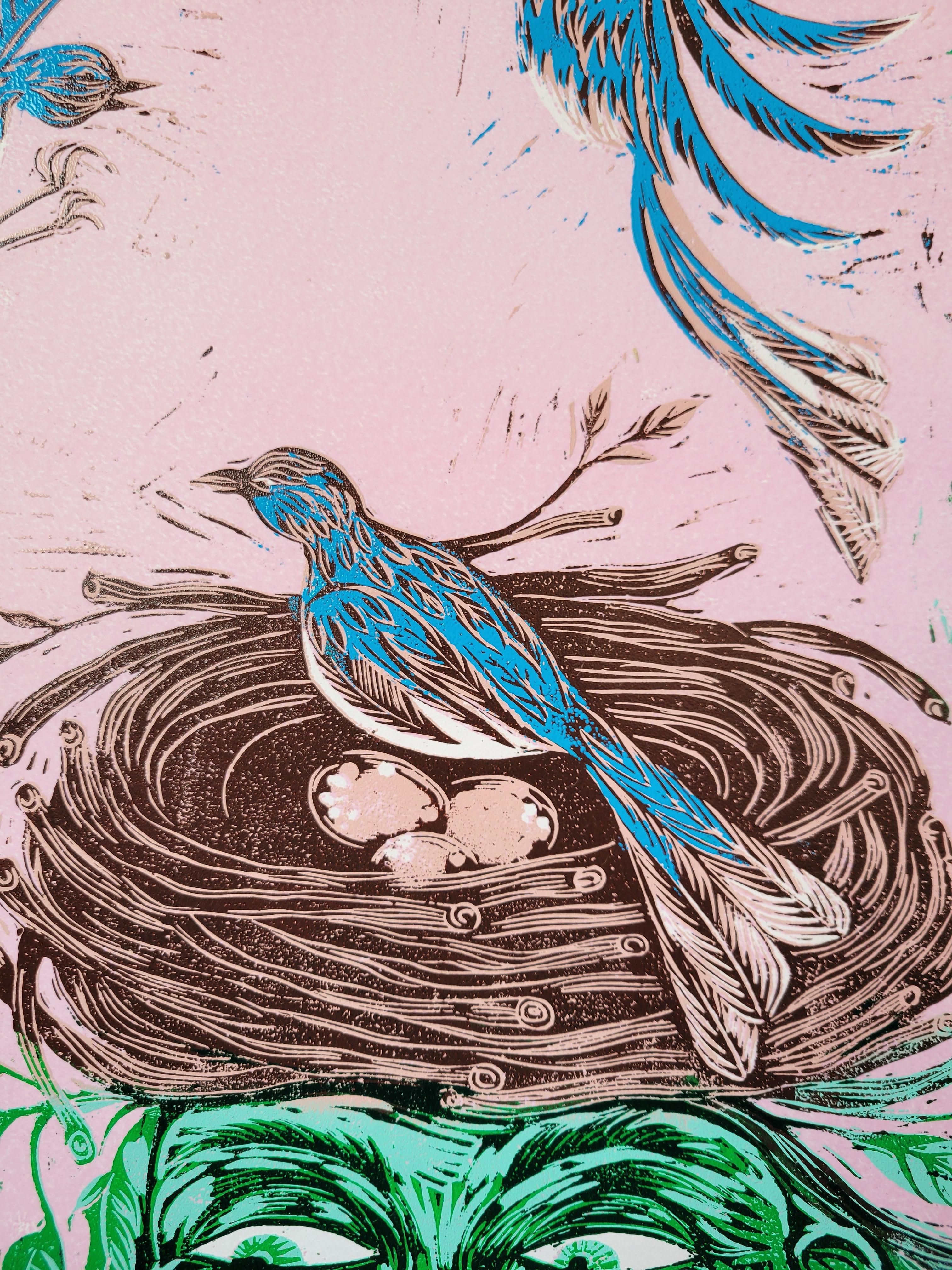 Stampa surrealista su blocco di legno Royal College of Art LGBTQ+ Donna Blue Green Birds in vendita 4