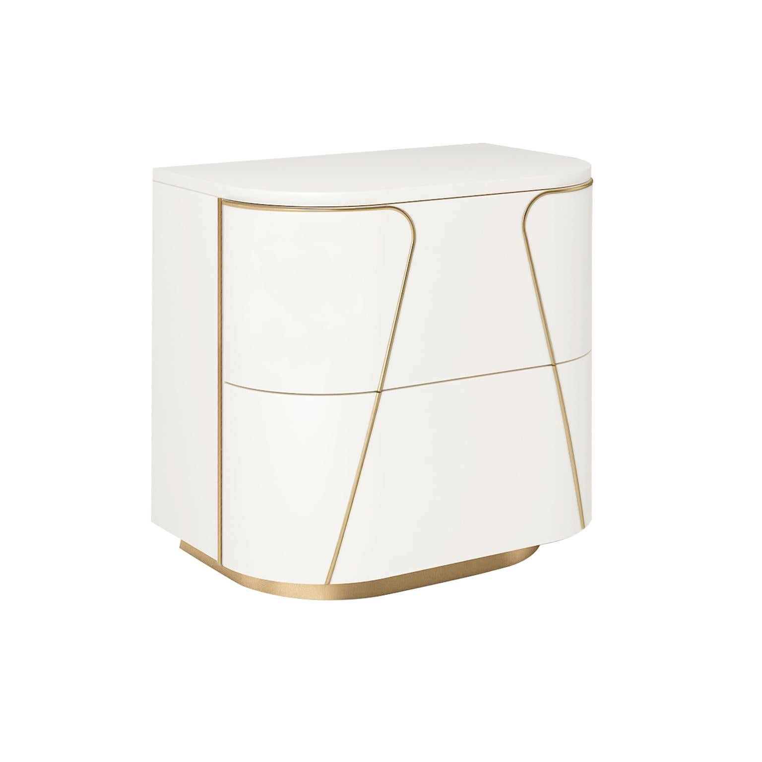 Designed by IC and realized by expert Italian artisans, the Gemma nightstand features rounded corners and brass – or powder coated metal – details. A beautiful design that will bring elegance and sophistication to any bedroom.
Accessories and