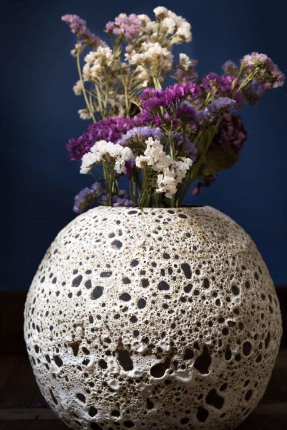 Vase inspired by depths of the sea, through its precious corals and fossil limestone. A witness to the passing of time

Ceramic
D 30 x 30 cm

Design and produced in Italy