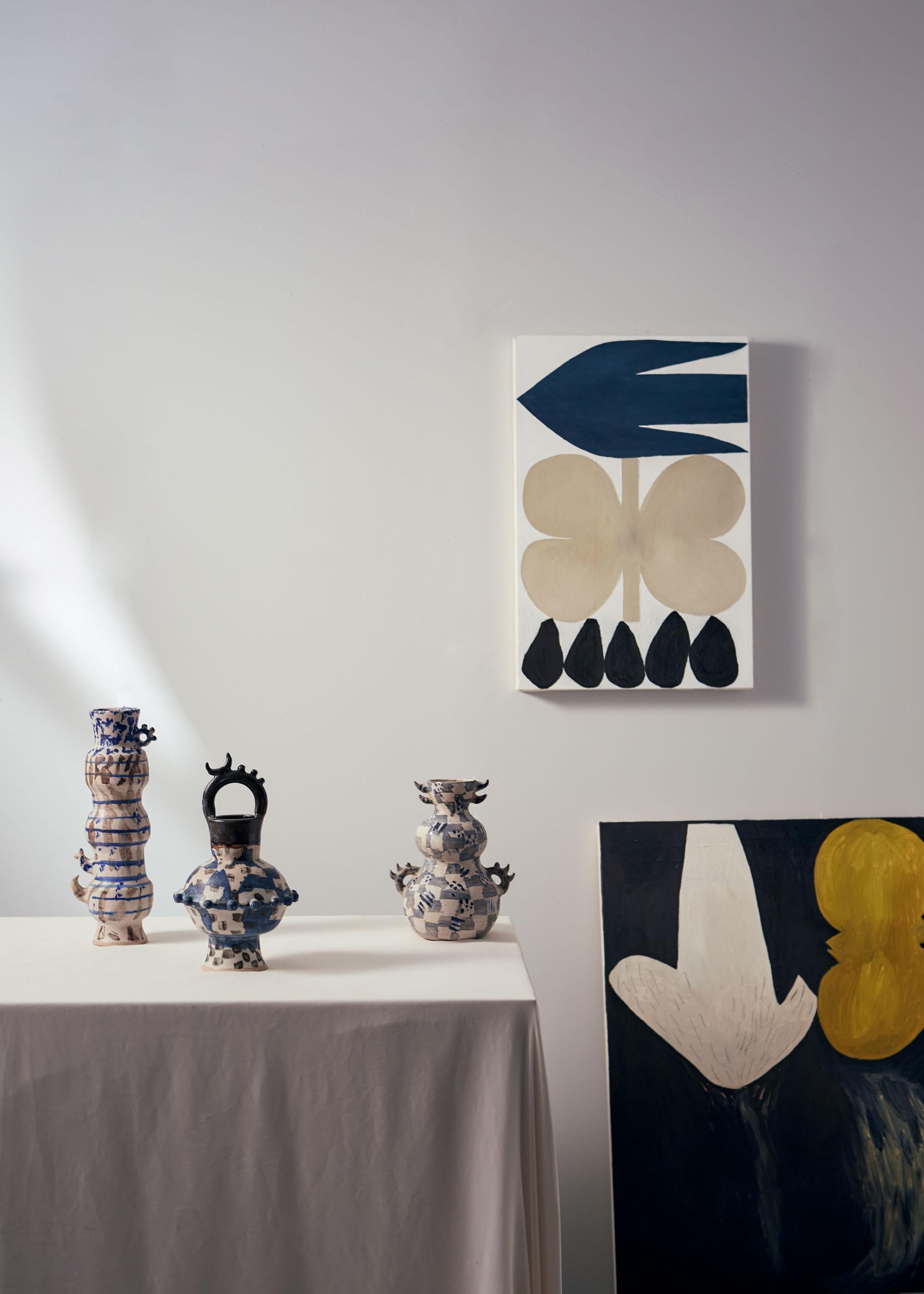 La colomba - Pittura moderna astratta blu e bianca - Painting di Isabelle Carr
