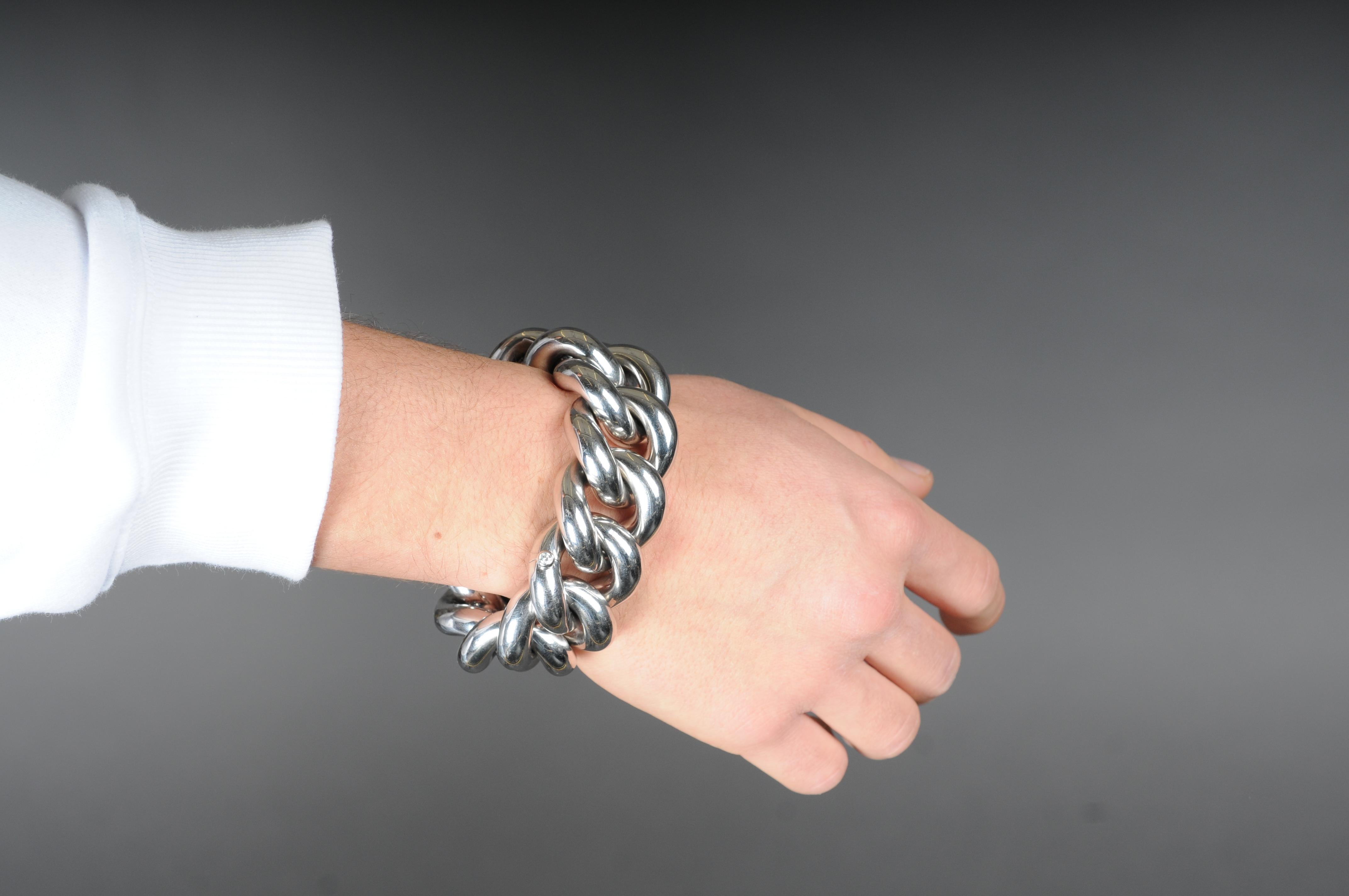 Isabelle Fa Altesse32 Bracelet in 18k whitegold 244.5g In Good Condition For Sale In Berlin, BE