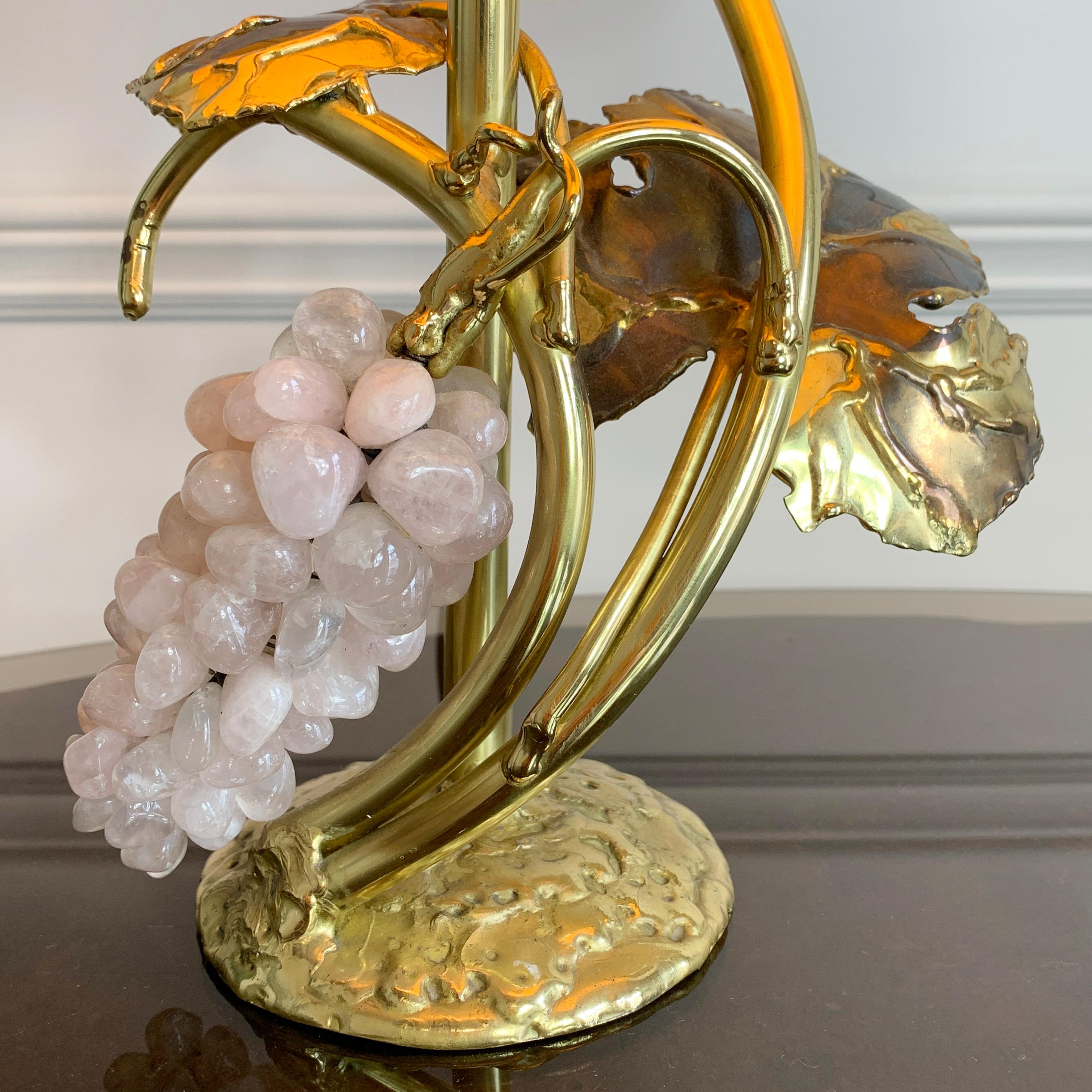 Français Lampe de bureau Isabelle Faure en or et quartz rose en vente