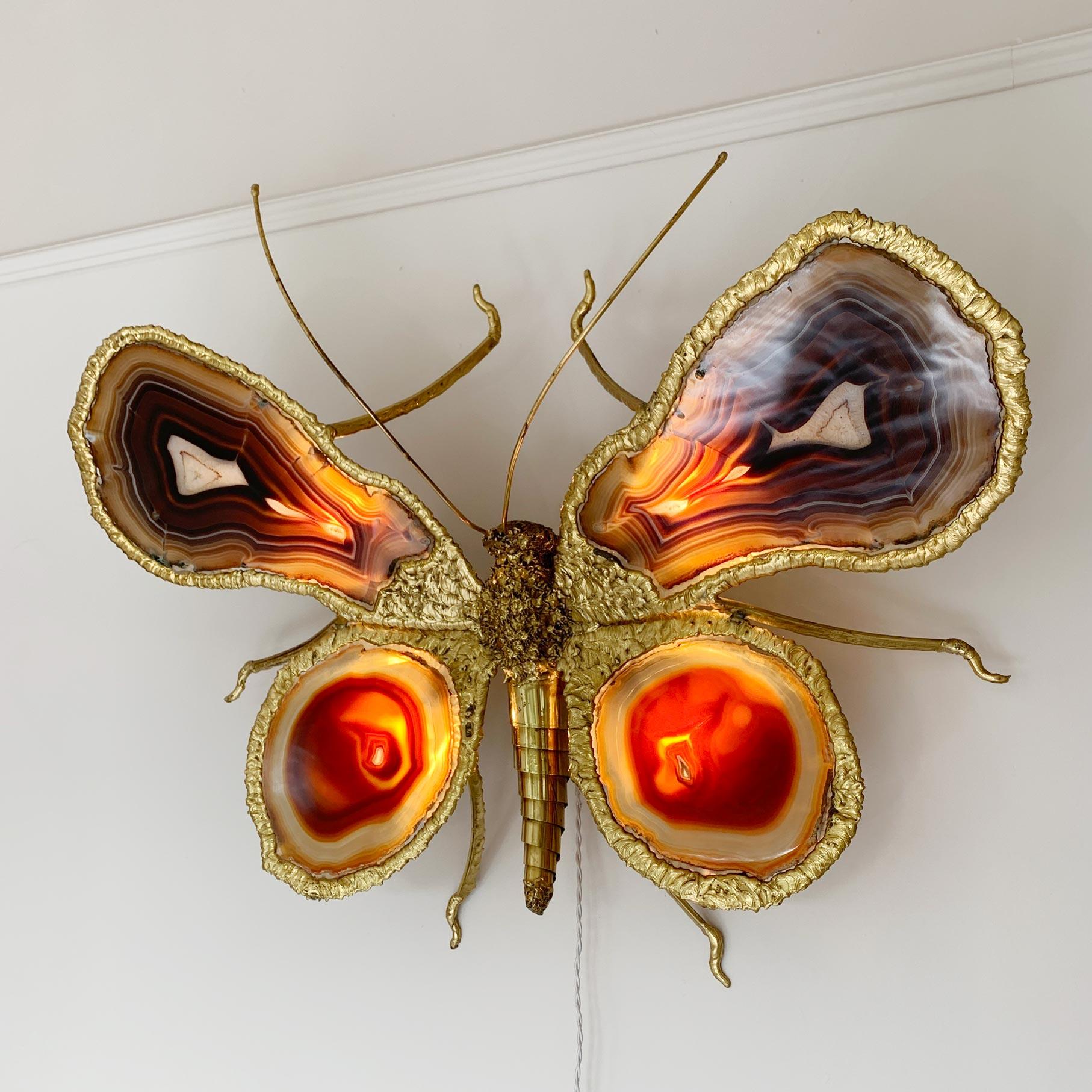 Français Isabelle Faure Signée Illuminated Gold Butterfly Sculpture Light Brass and Agate en vente
