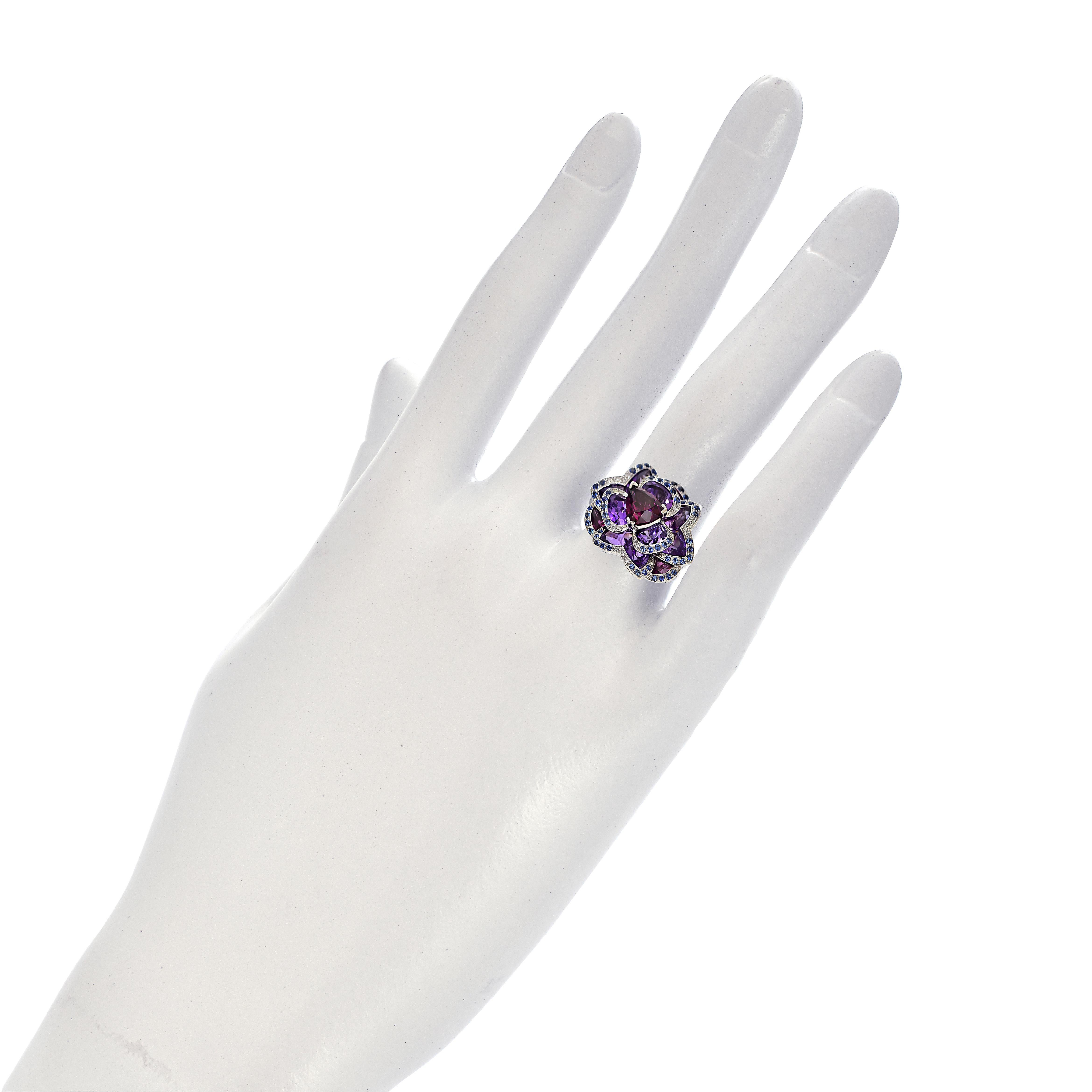 Moderne Isabelle Langlois Paris, bague en or 18 carats et grenat rhodolite