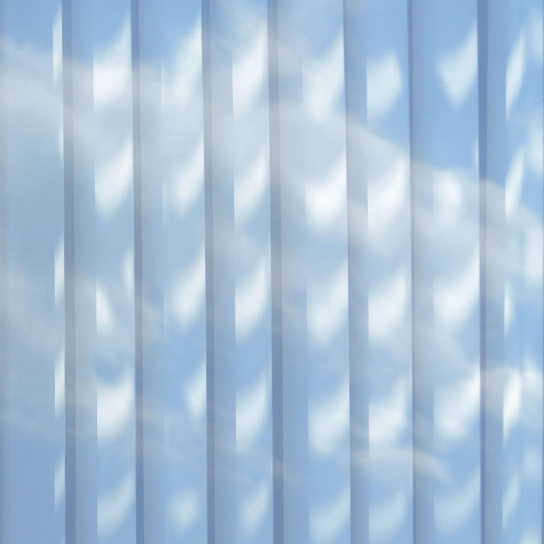 Flottant, art contemporain photographique en résine sur panneau de bois, ciel bleu 4