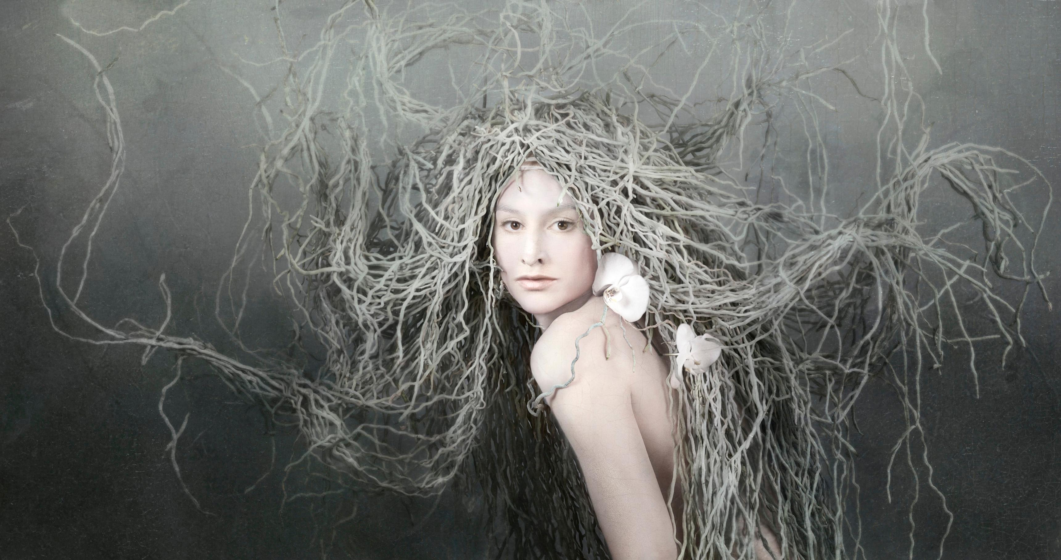 Isabelle Van Zeijl - Her Roots, Photography 2020