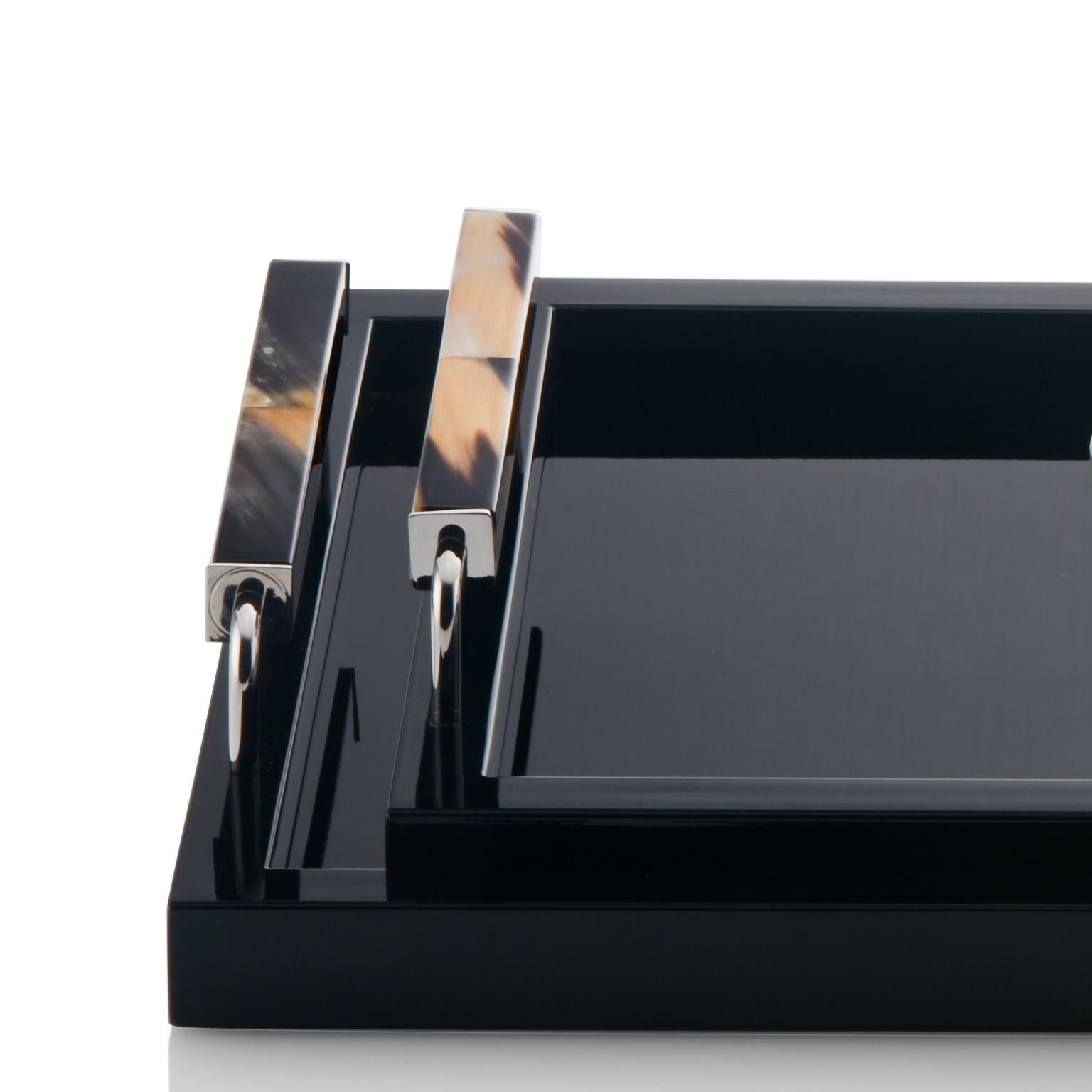 Contemporary Isacco Tray in Lacquered Wood, Corno Italiano and Chromed Brass, Mod. 1790 For Sale