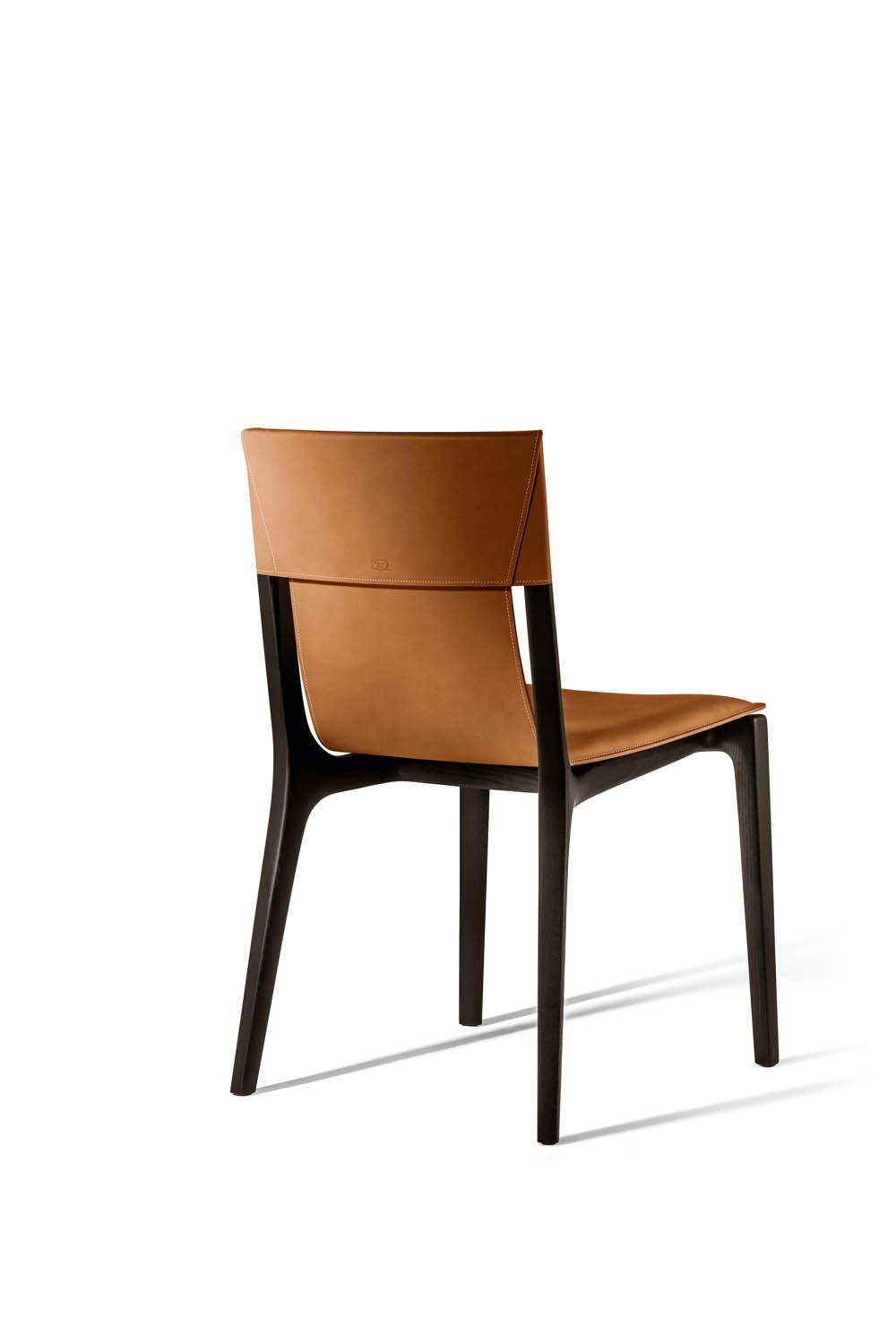 Modern Isadora Chair Cammello Saddle Extra leather Light Brown wengé finishes legs For Sale