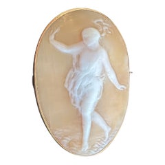 Isadora Duncan Dancer Woman Goddess Cameo Brooch 18K Gold Dancing Antique