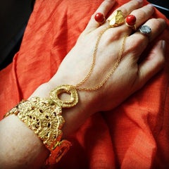 Isadora Handpiece in Lace Crochet in Yellow Gold