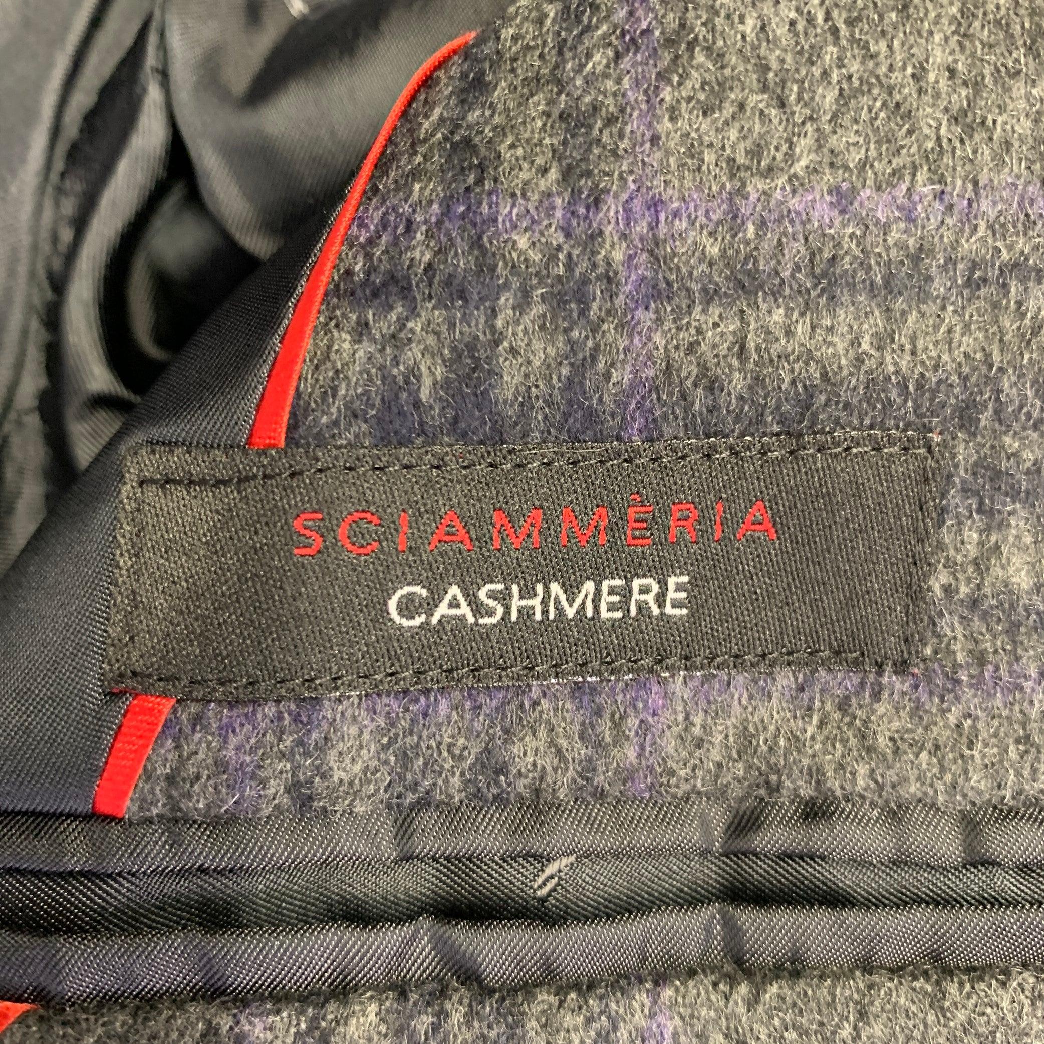 ISAIA Größe 38 Grau Lila Kariert Kaschmir Einreihig Versteckt Knöpfe Mantel im Angebot 2