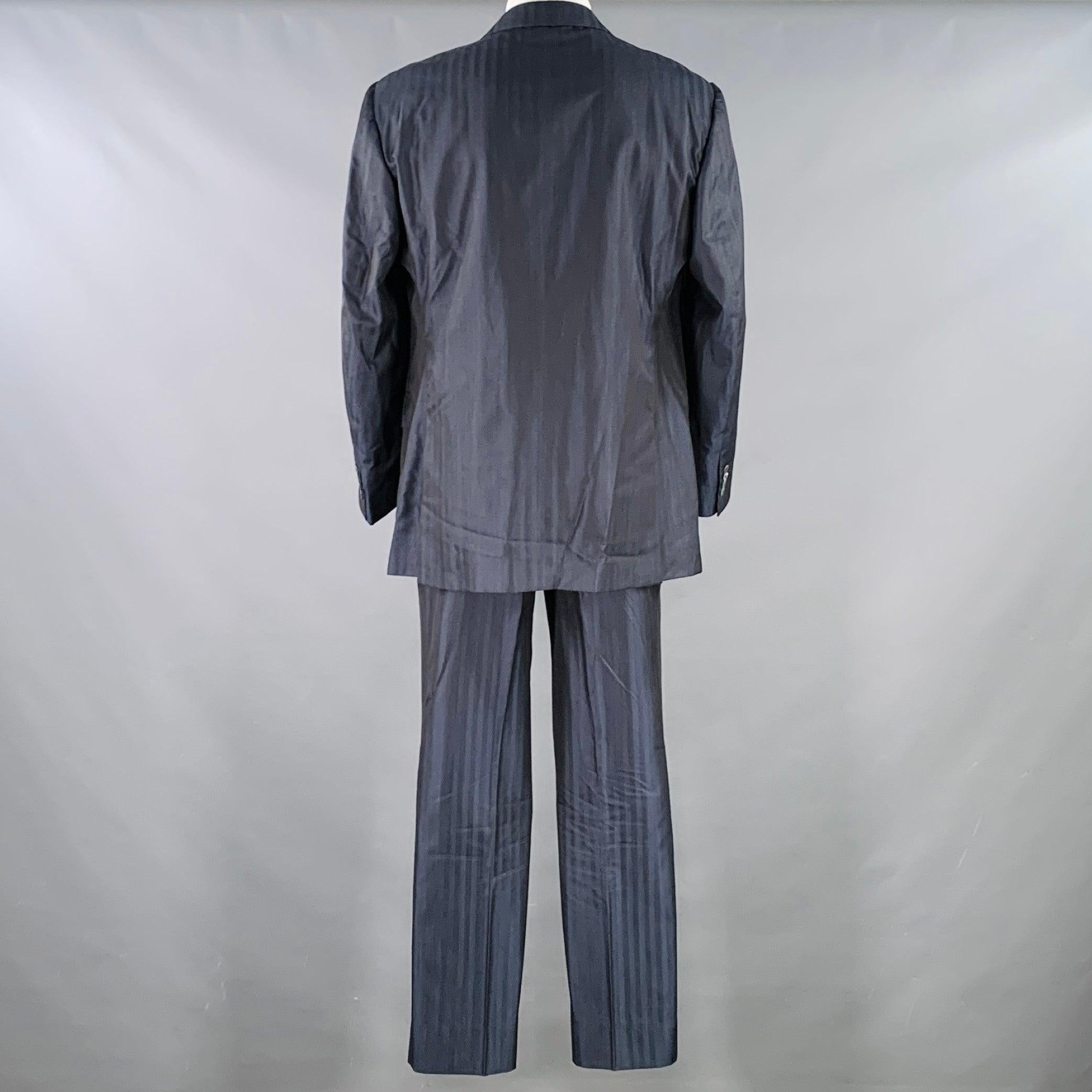 ISAIA Größe 46 Langer Marineblau gestreifter Anzug aus Wolle und Seide mit Kerbrevers (Schwarz) im Angebot
