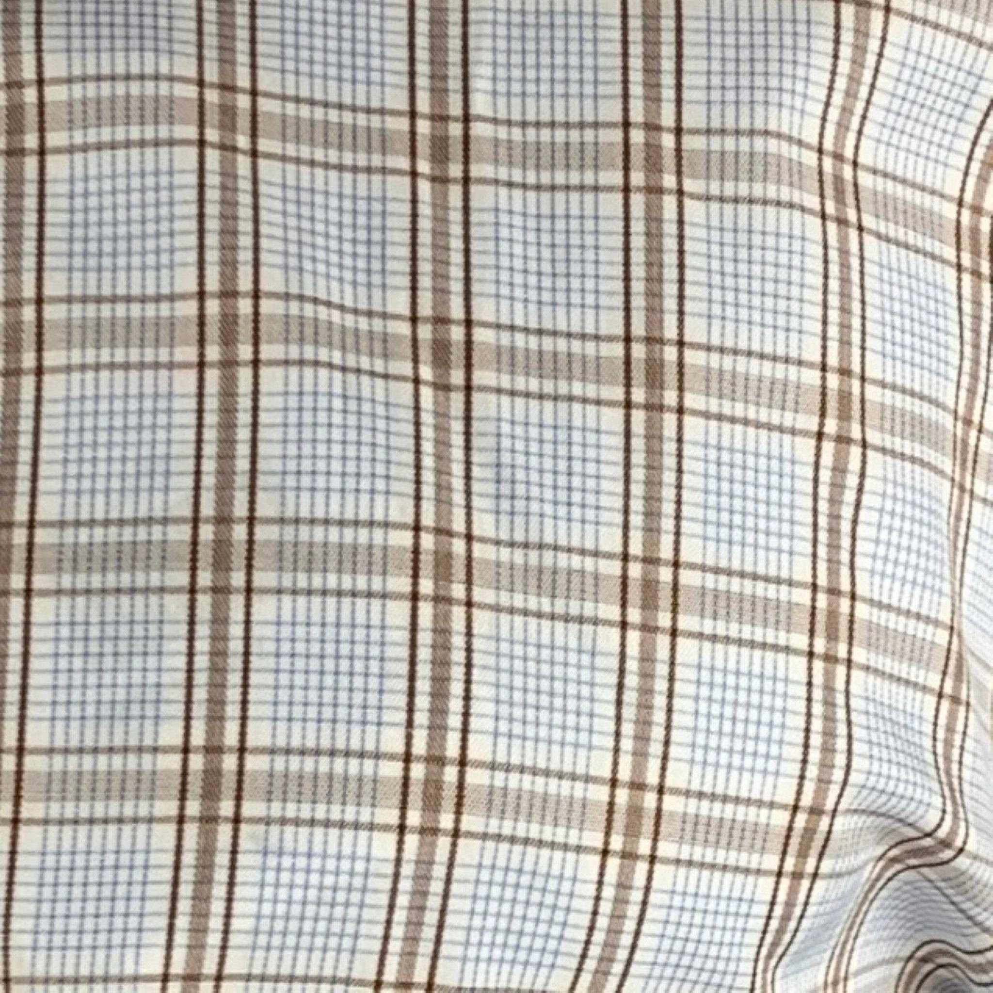 ISAIA long sleeve shirt in a white cotton fabric, featuring a blue and brown plaid pattern, spread collar, and button closure.Very Good Pre-Owned Condition. Minor signs of wear. 

Marked:   16/41 

Measurements: 
 
Shoulder: 17 inches Chest: 43