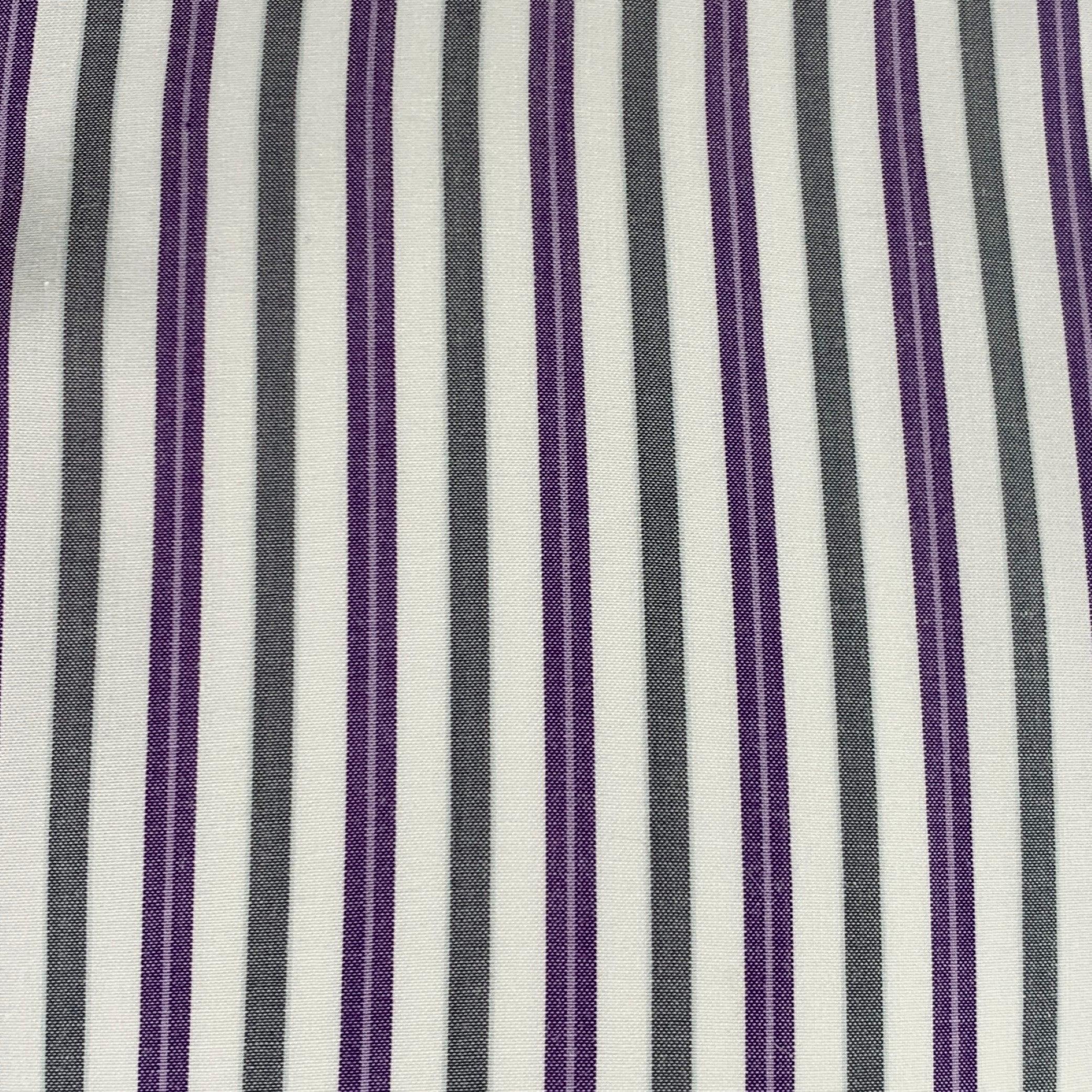 ISAIA long sleeve shirt in a white cotton woven fabric featuring a grey and purple stripe pattern, spread collar, and button closure. Made in Italy.Excellent Pre-Owned Condition. 

Marked:   15.5/39  

Measurements: 
 
Shoulder: 15 inches Chest: 40