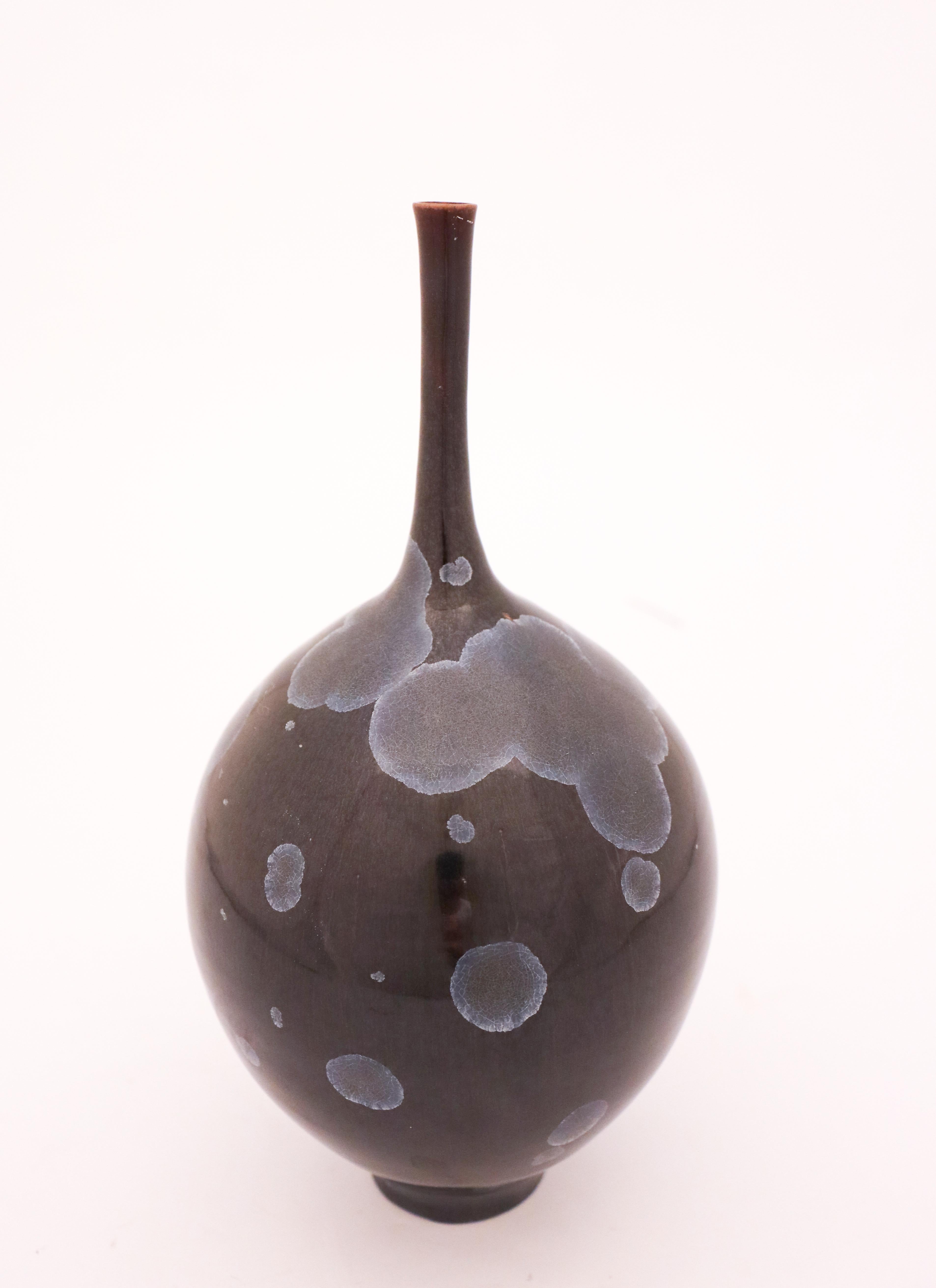 Vase by Isak Isaksson, Black / Grey glaze, Contemporary Swedish Ceramicist In New Condition In Stockholm, SE