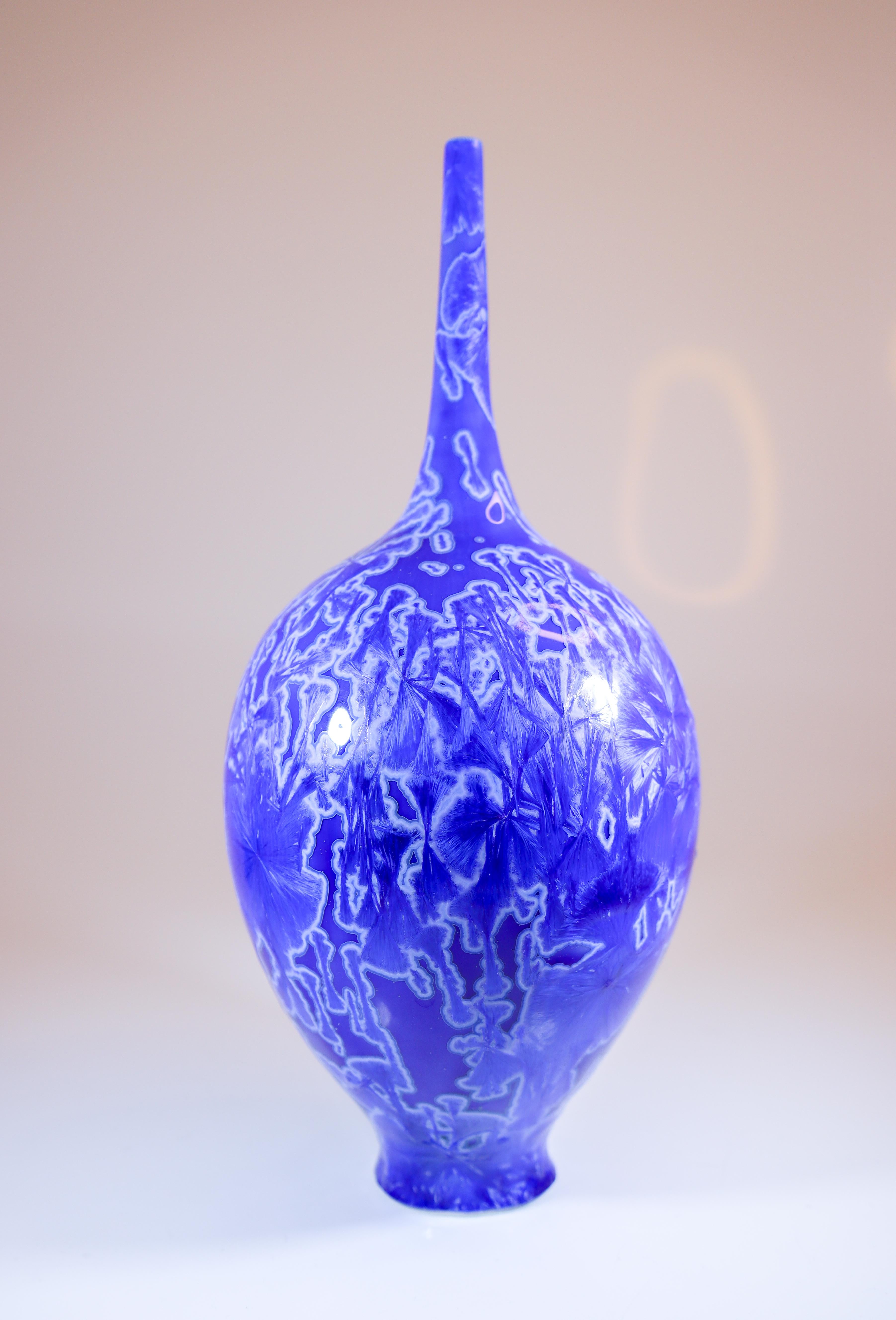 XXIe siècle et contemporain Isak Isaksson Vase en céramique bleue émail cristallin Artiste contemporain en vente