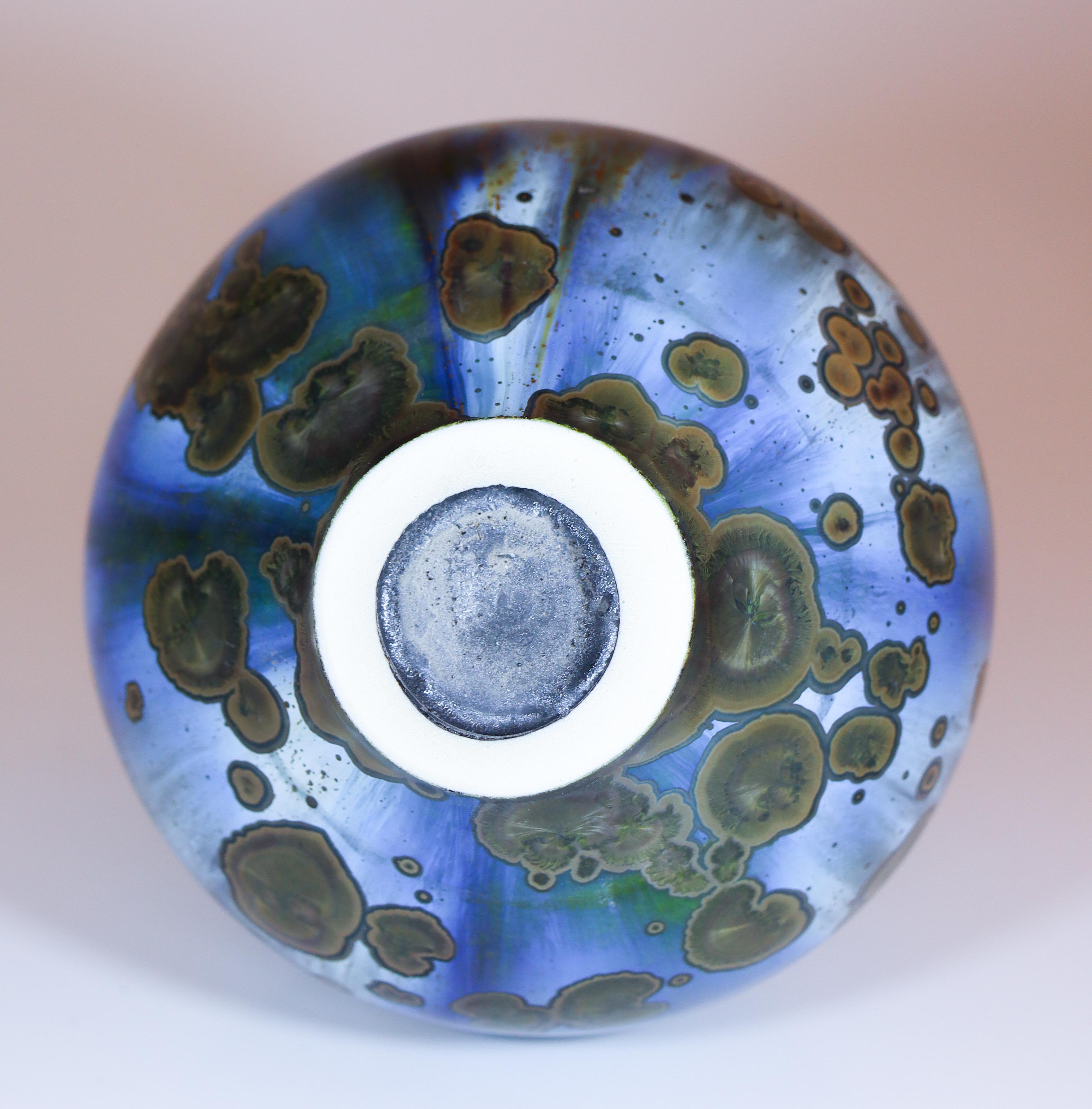 Ceramica Isak Isaksson Vaso in ceramica blu Smalto cristallino Artista contemporaneo