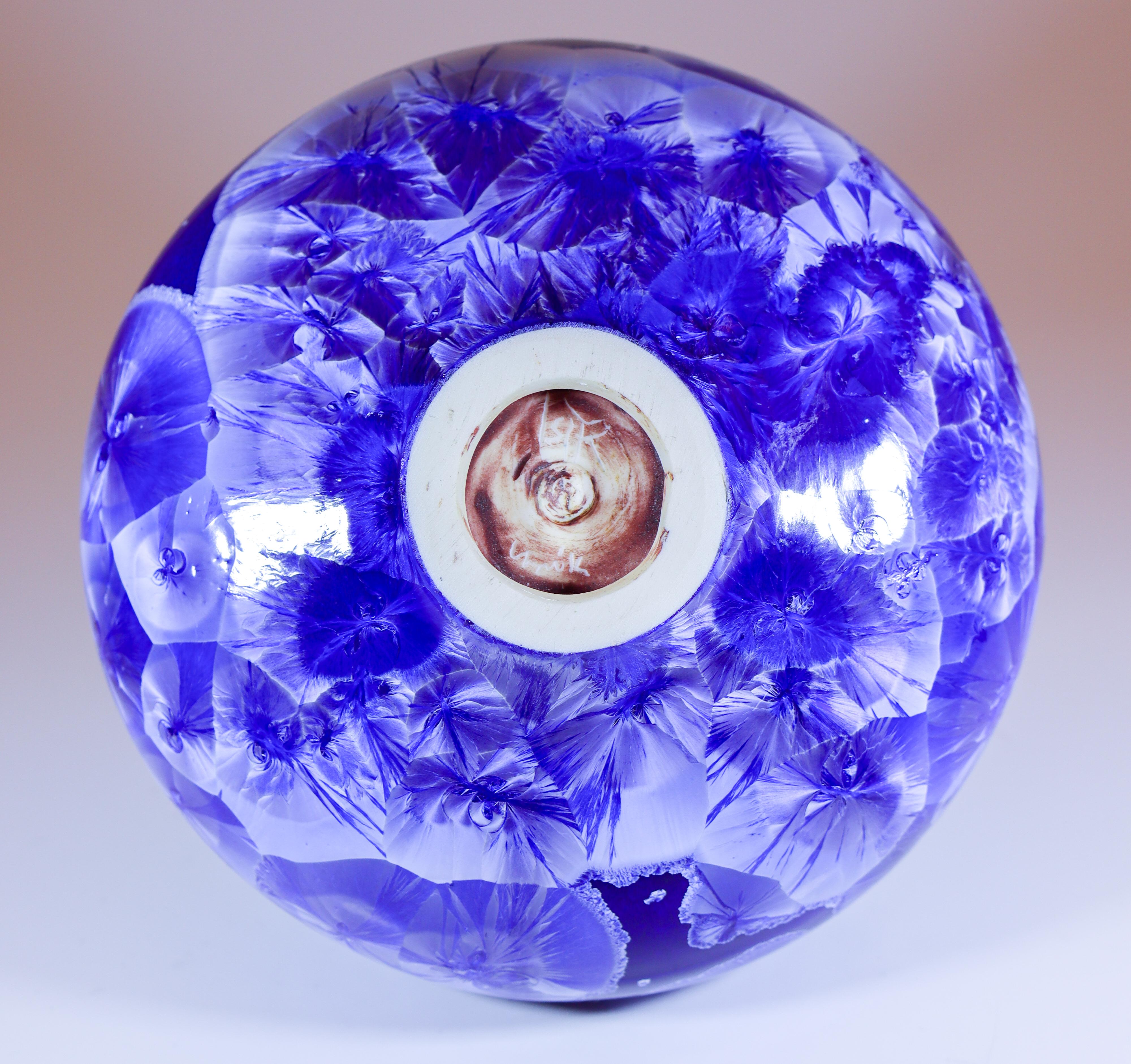 Isak Isaksson Blaue Keramikvase mit kristalliner Glasur Zeitgenössischer Künstler im Angebot 1