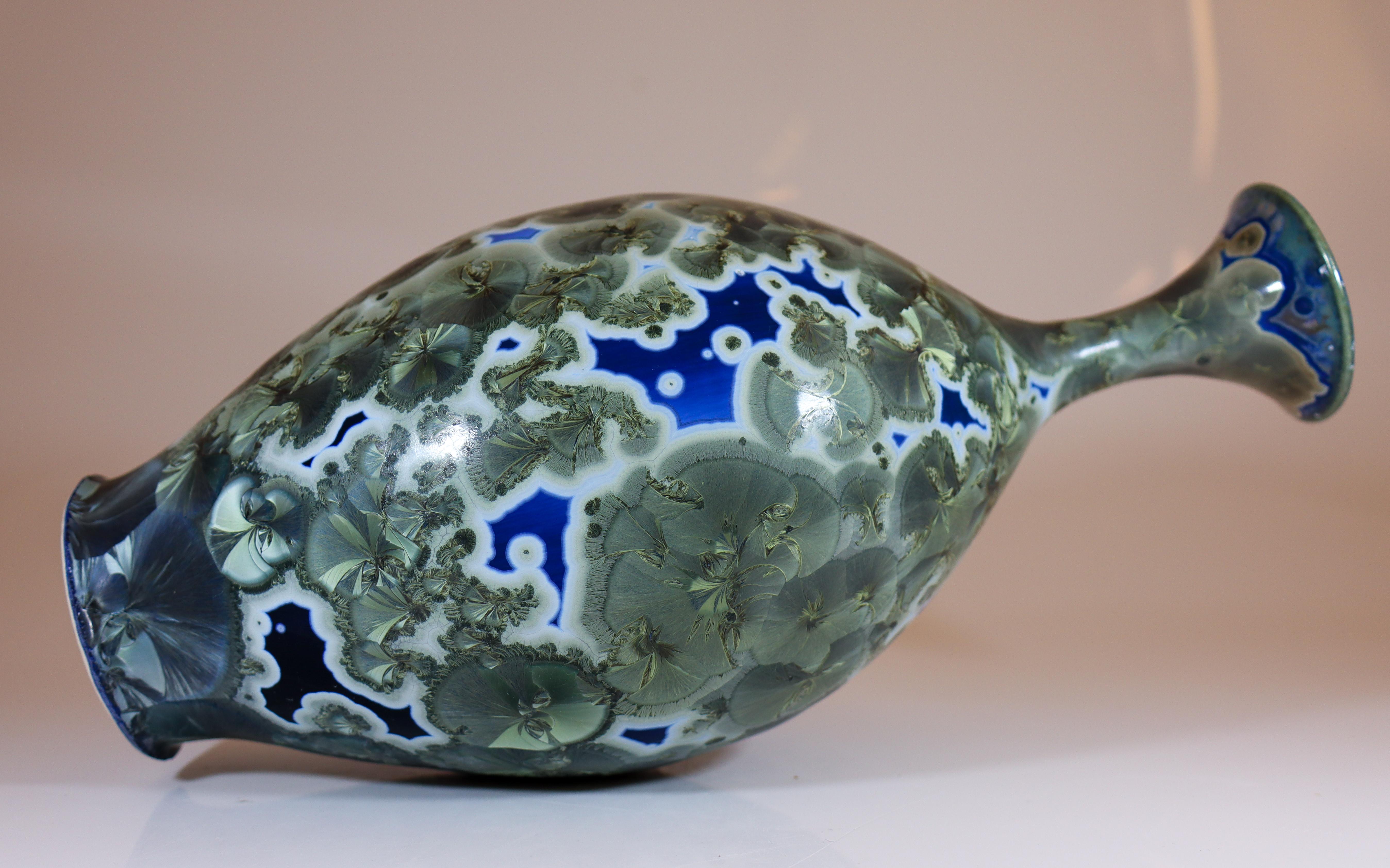 Isak Isaksson Blaue & Graue Keramikvase Kristalline Glasur Zeitgenössischer Künstler 4