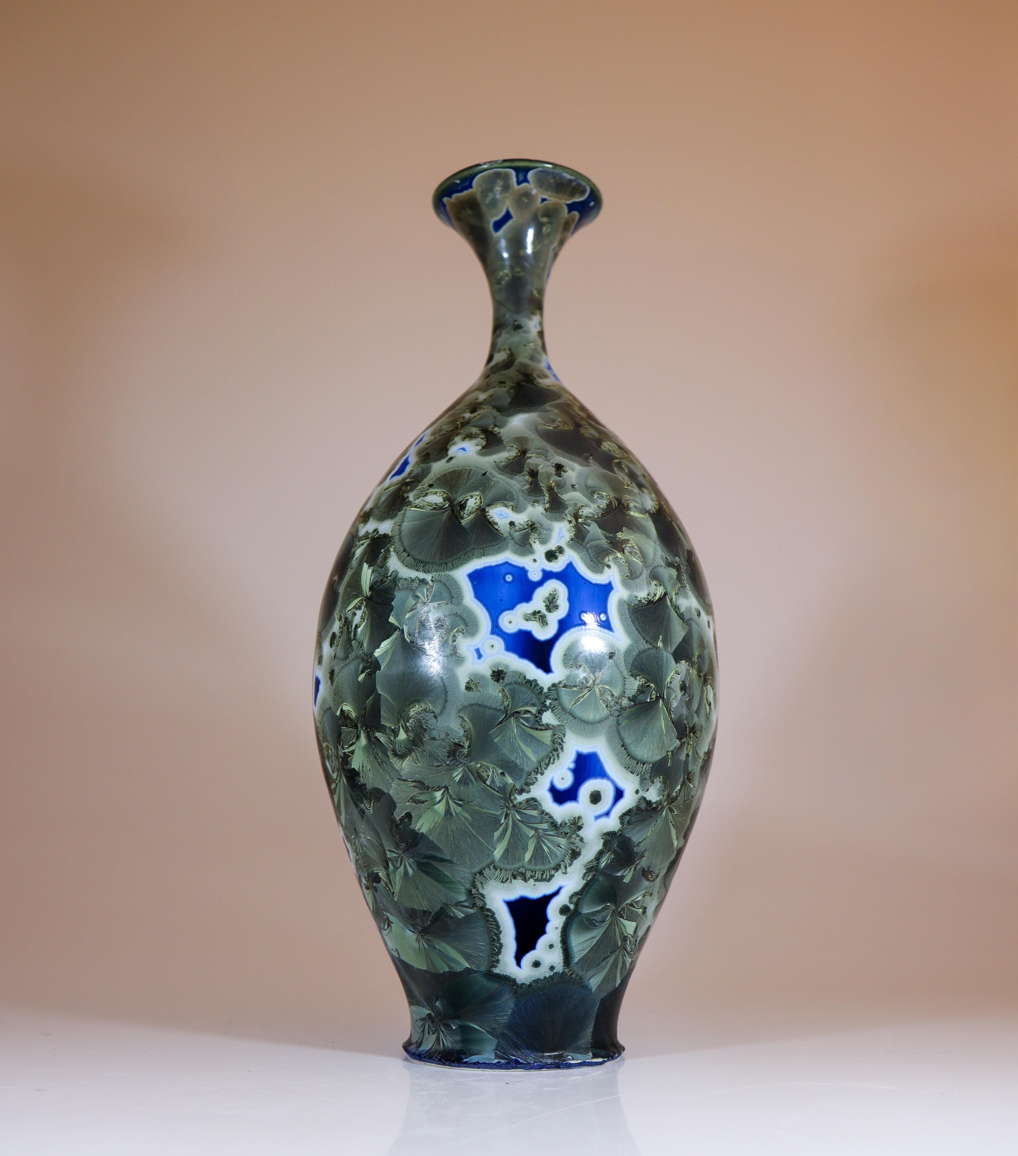 Isak Isaksson Blaue & Graue Keramikvase Kristalline Glasur Zeitgenössischer Künstler 1